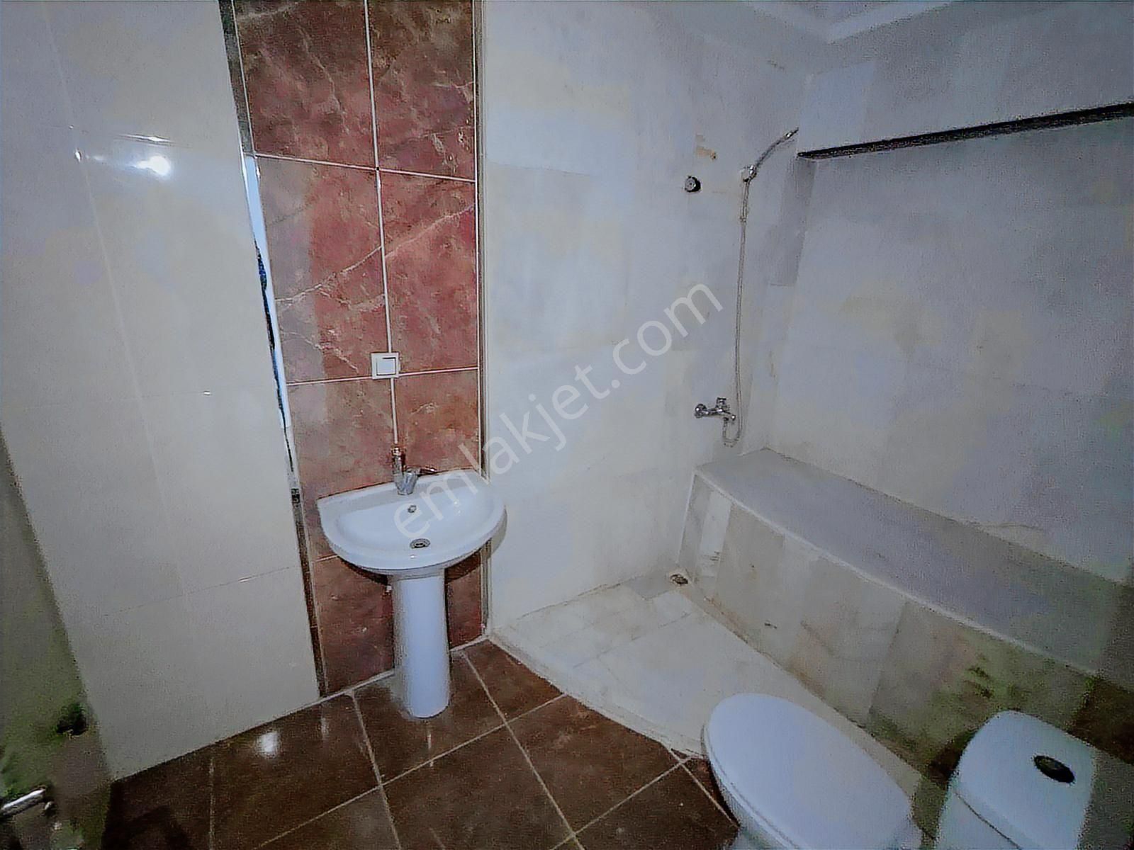 Feridun Çelik'de Full Yapılı Ebevyn Banyolu Geniş Kiralık Daire - Görsel 23