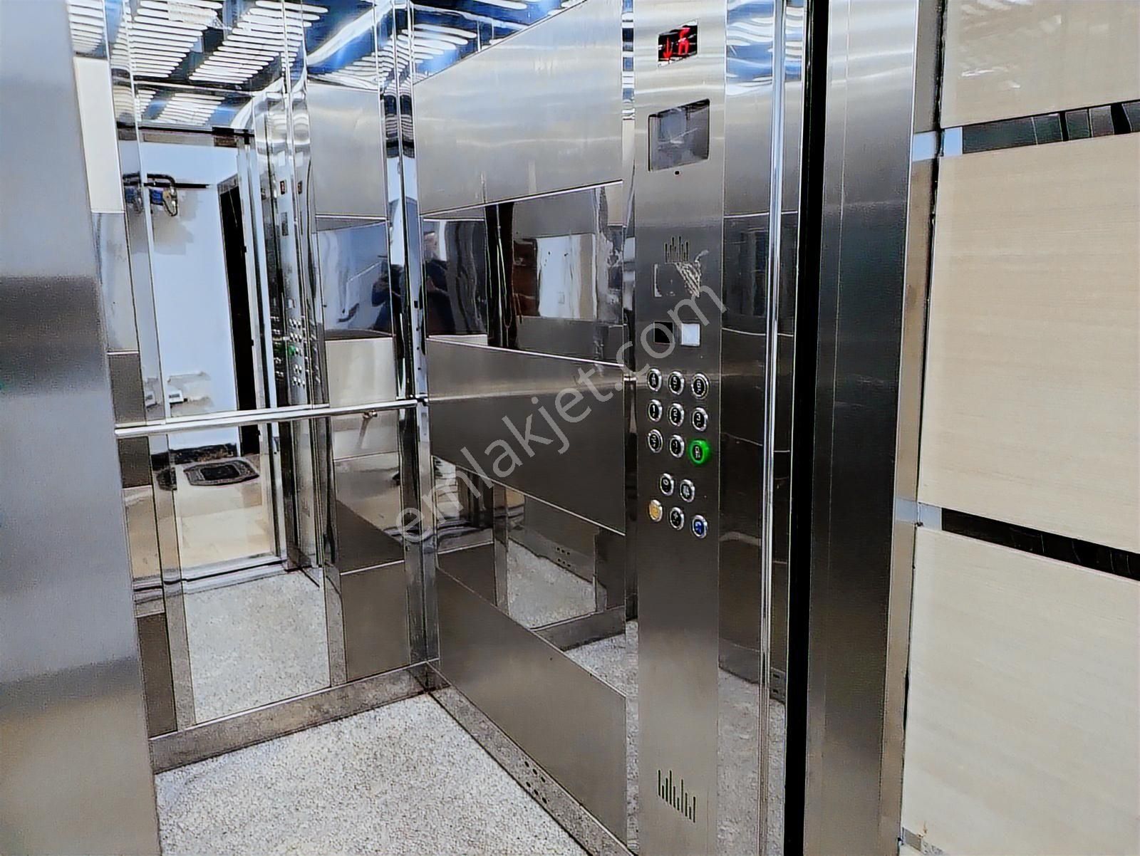 Feridun Çelik'de Full Yapılı Ebevyn Banyolu Geniş Kiralık Daire - Görsel 25