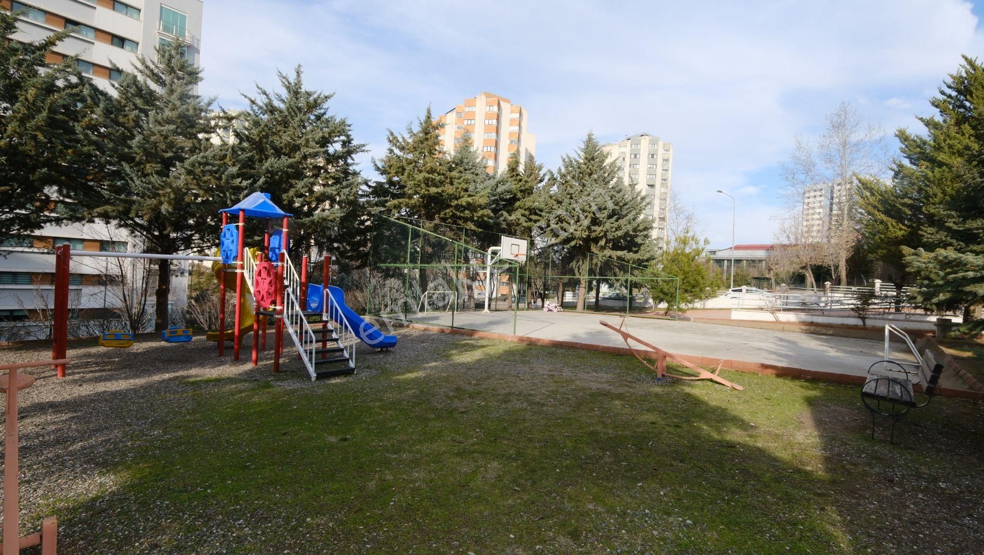 Ümitköy Sedef Sitesinde Bakımlı 6+1 Dubleks Satılık Daire - Görsel 33