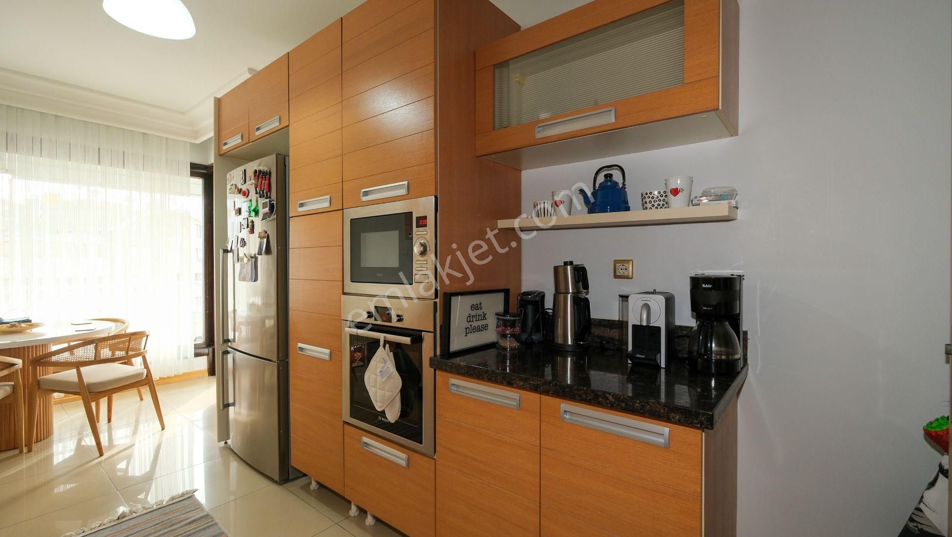 Ümitköy Sedef Sitesinde Bakımlı 6+1 Dubleks Satılık Daire - Görsel 14