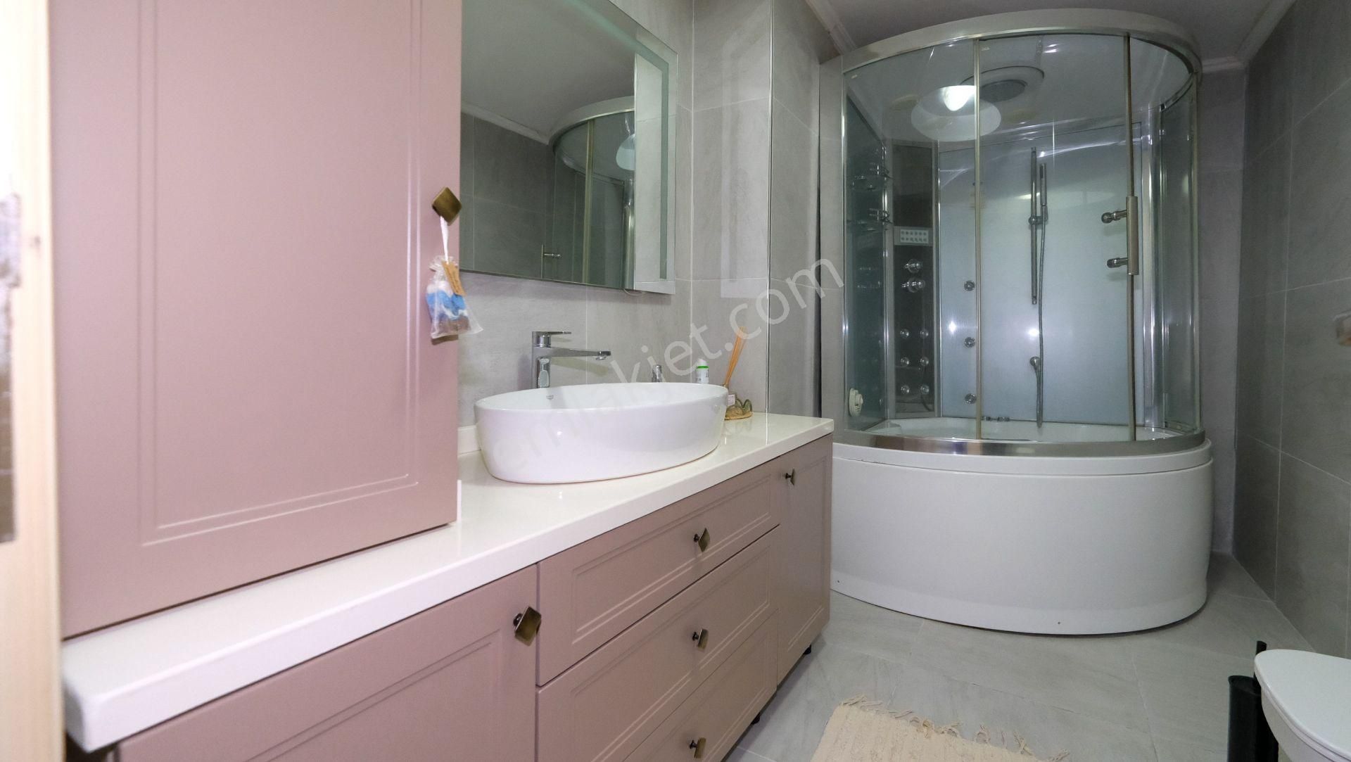 Ümitköy Sedef Sitesinde Bakımlı 6+1 Dubleks Satılık Daire - Görsel 18