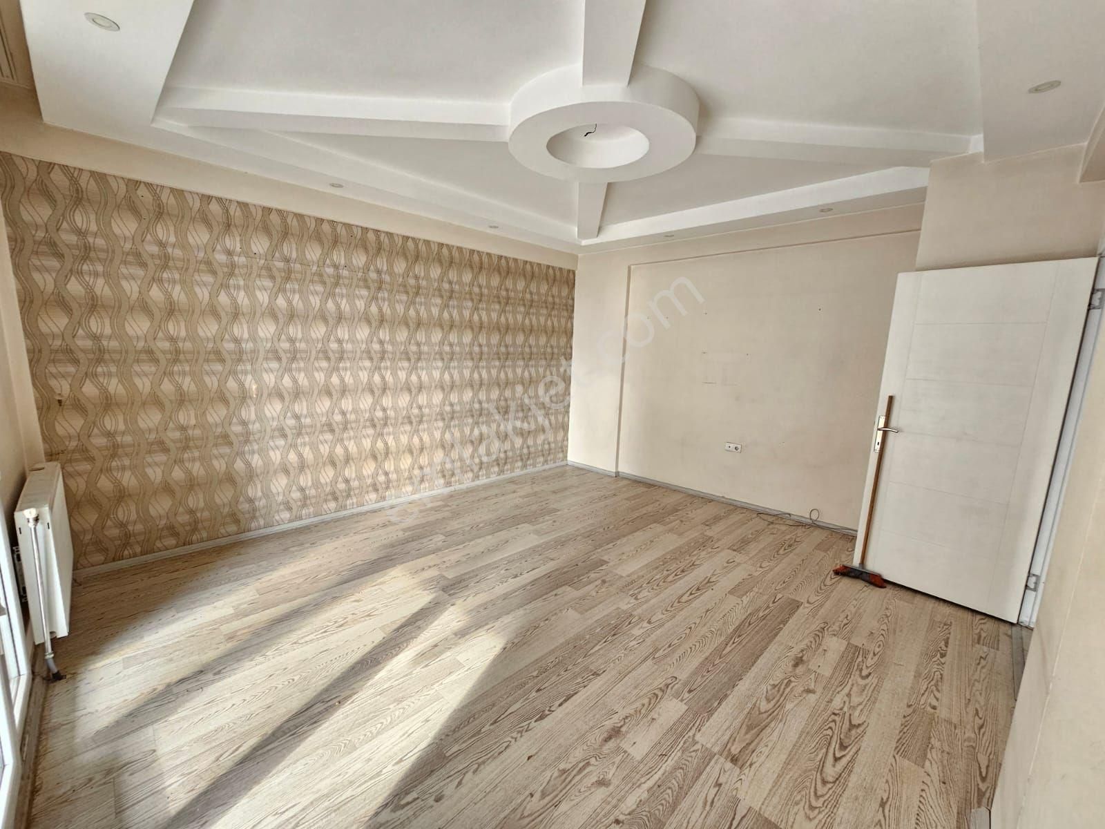 Millet Bahçesi Karşısında 3+1 Satılık Daire