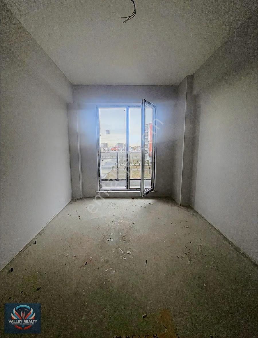 Valleyden Hatip Mah. Havuzlu,sıfır 1+1 Satılık Daire!