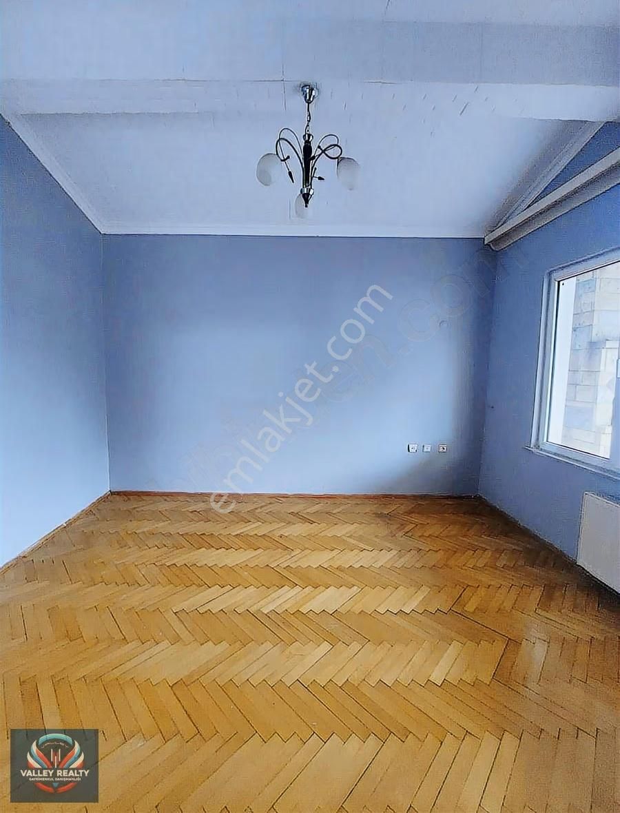 Valleyden Reşadiye Mah. Teraslı, Balkonlu 4+1 Satılık Dubleks!! - Görsel 8