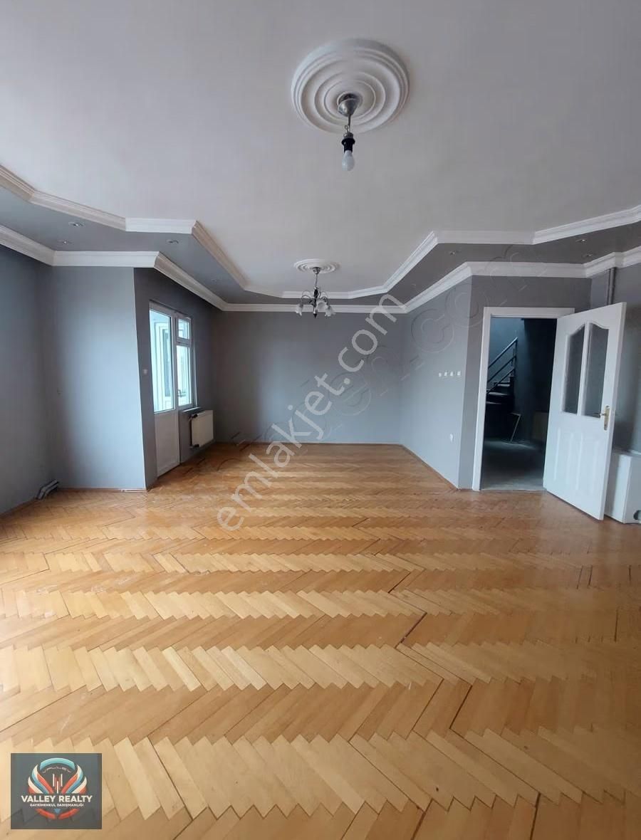 Valleyden Reşadiye Mah. Teraslı, Balkonlu 4+1 Satılık Dubleks!! - Görsel 12