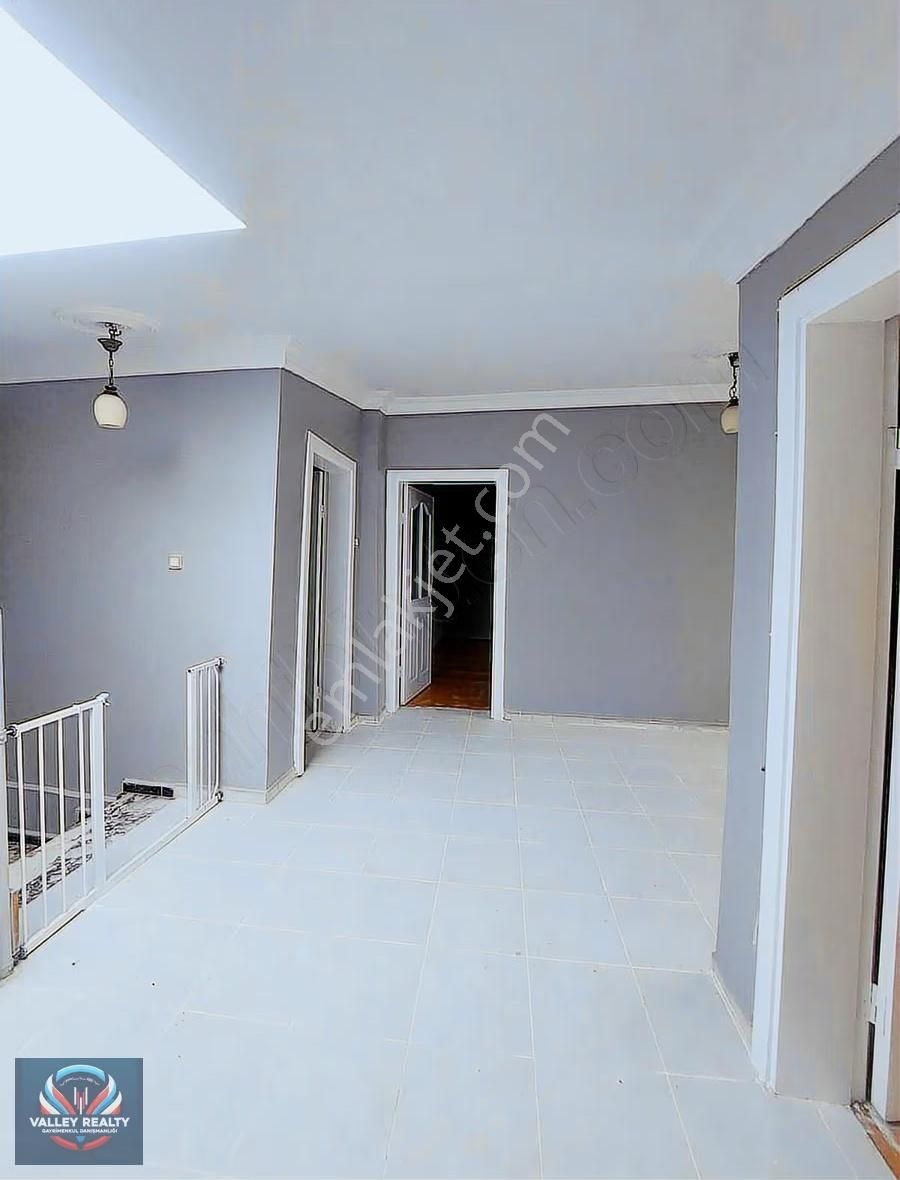 Valleyden Reşadiye Mah. Teraslı, Balkonlu 4+1 Satılık Dubleks!! - Görsel 5