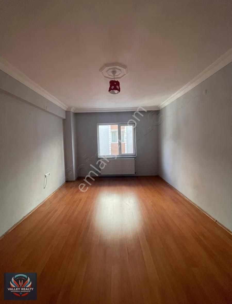 Valleyden Reşadiye Mah. Asansörlü, Balkonlu 3+1 Satılık Daire! - Görsel 15