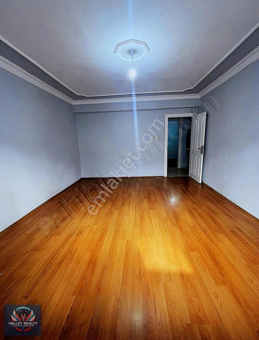 Valleyden Reşadiye Mah. Asansörlü, Balkonlu 3+1 Satılık Daire! - Görsel 22