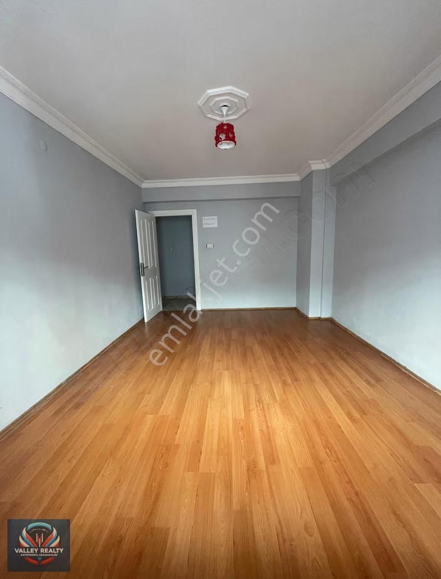 Valleyden Reşadiye Mah. Asansörlü, Balkonlu 3+1 Satılık Daire! - Görsel 5