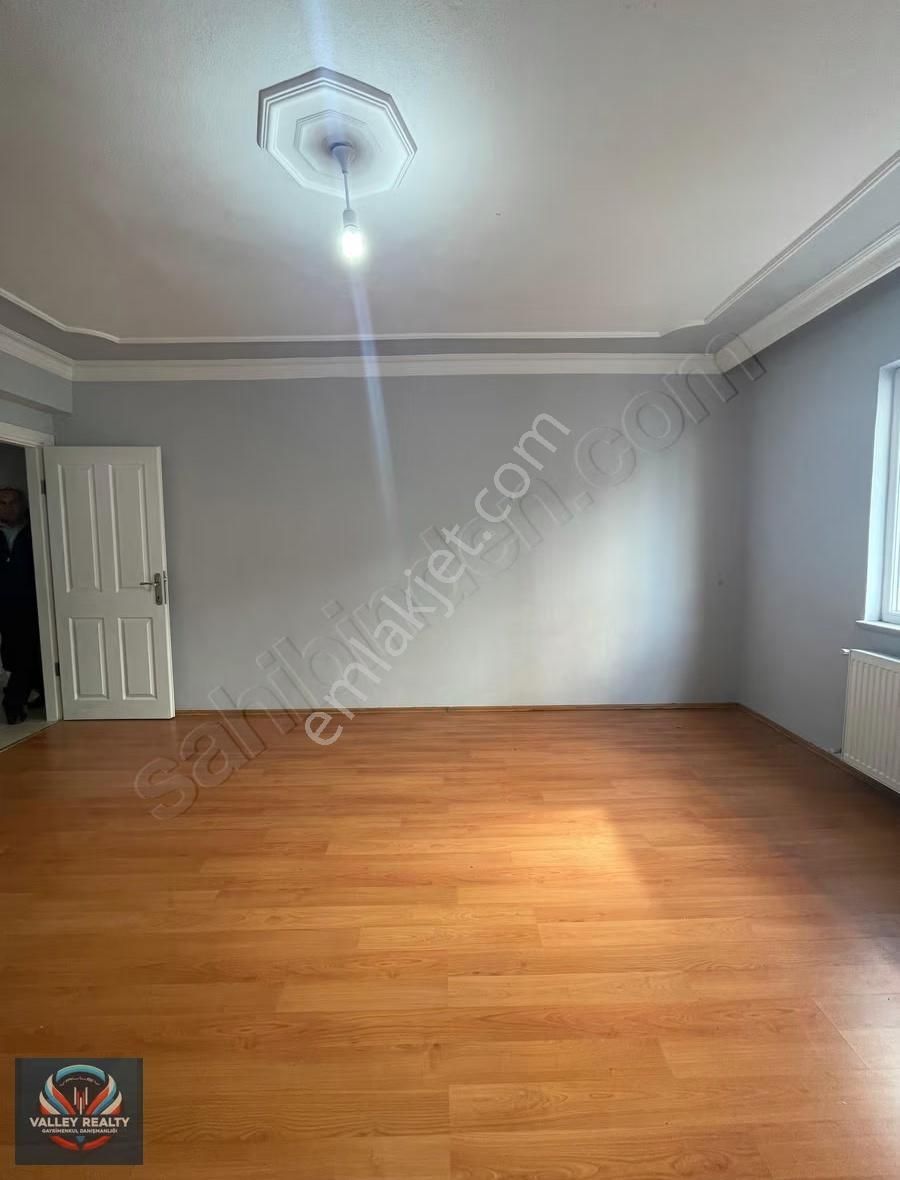 Valleyden Reşadiye Mah. Asansörlü, Balkonlu 3+1 Satılık Daire! - Görsel 12