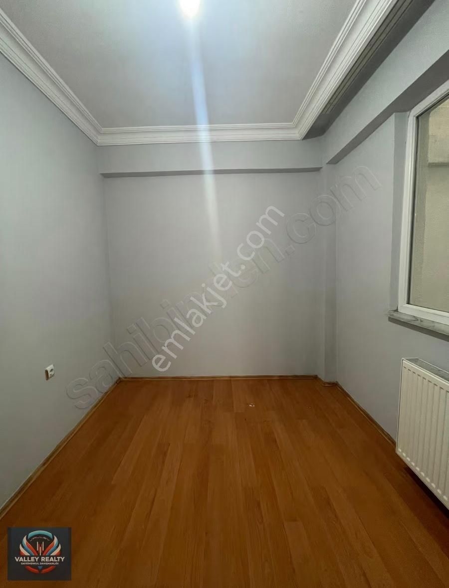 Valleyden Reşadiye Mah. Asansörlü, Balkonlu 3+1 Satılık Daire! - Görsel 2