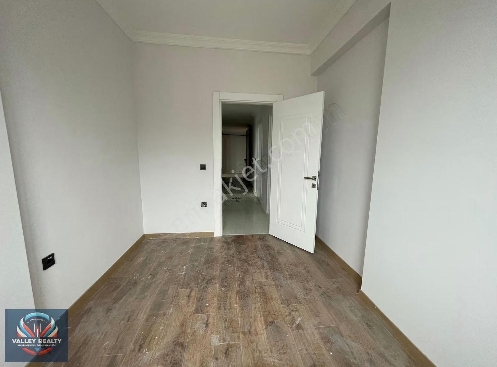 Valleyden Ali Paşa Mah. Geniş Metrekareli 3+1 Satılık Daire! - Görsel 22