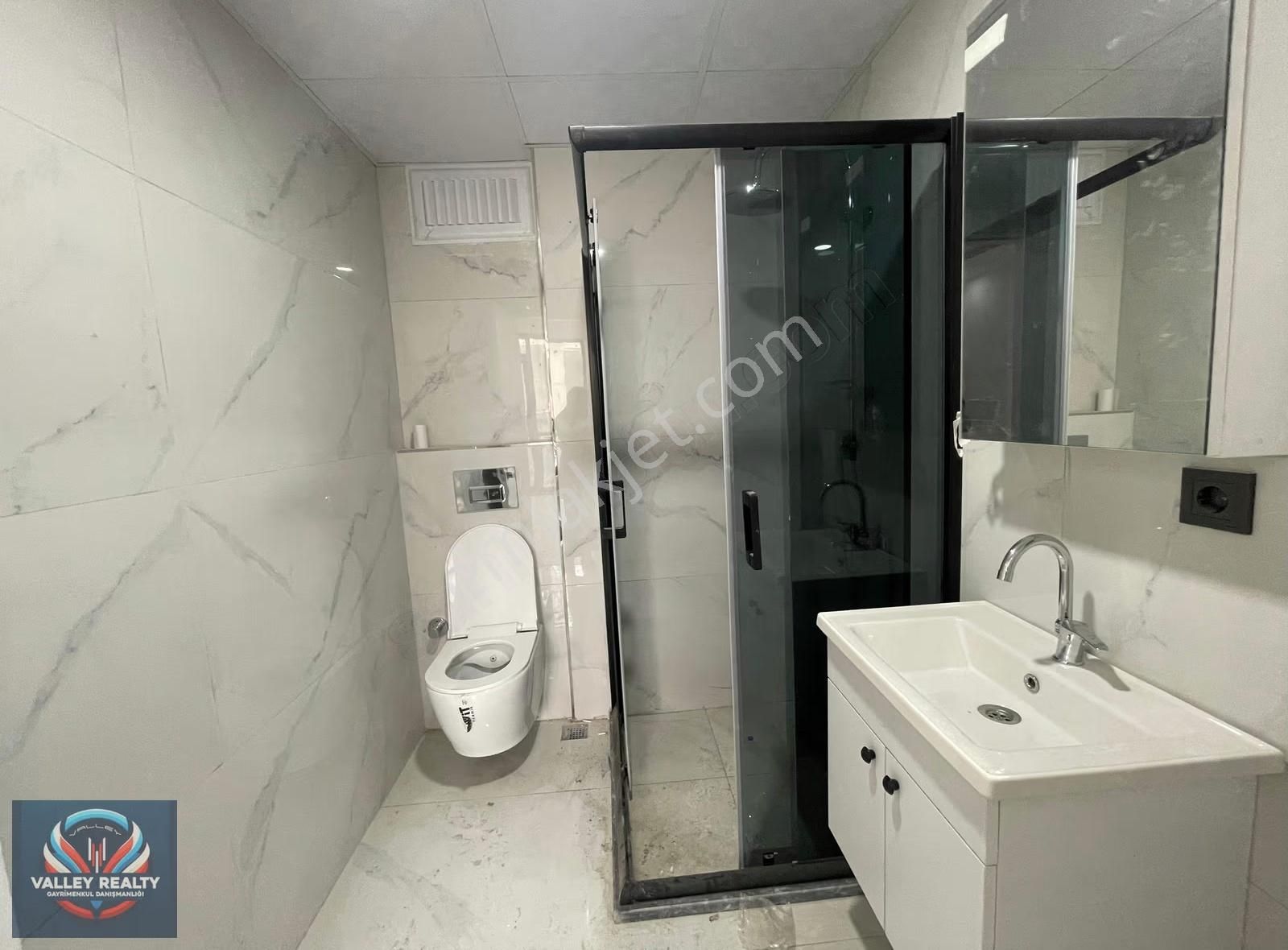 Valleyden Ali Paşa Mah. Geniş Metrekareli 3+1 Satılık Daire! - Görsel 6