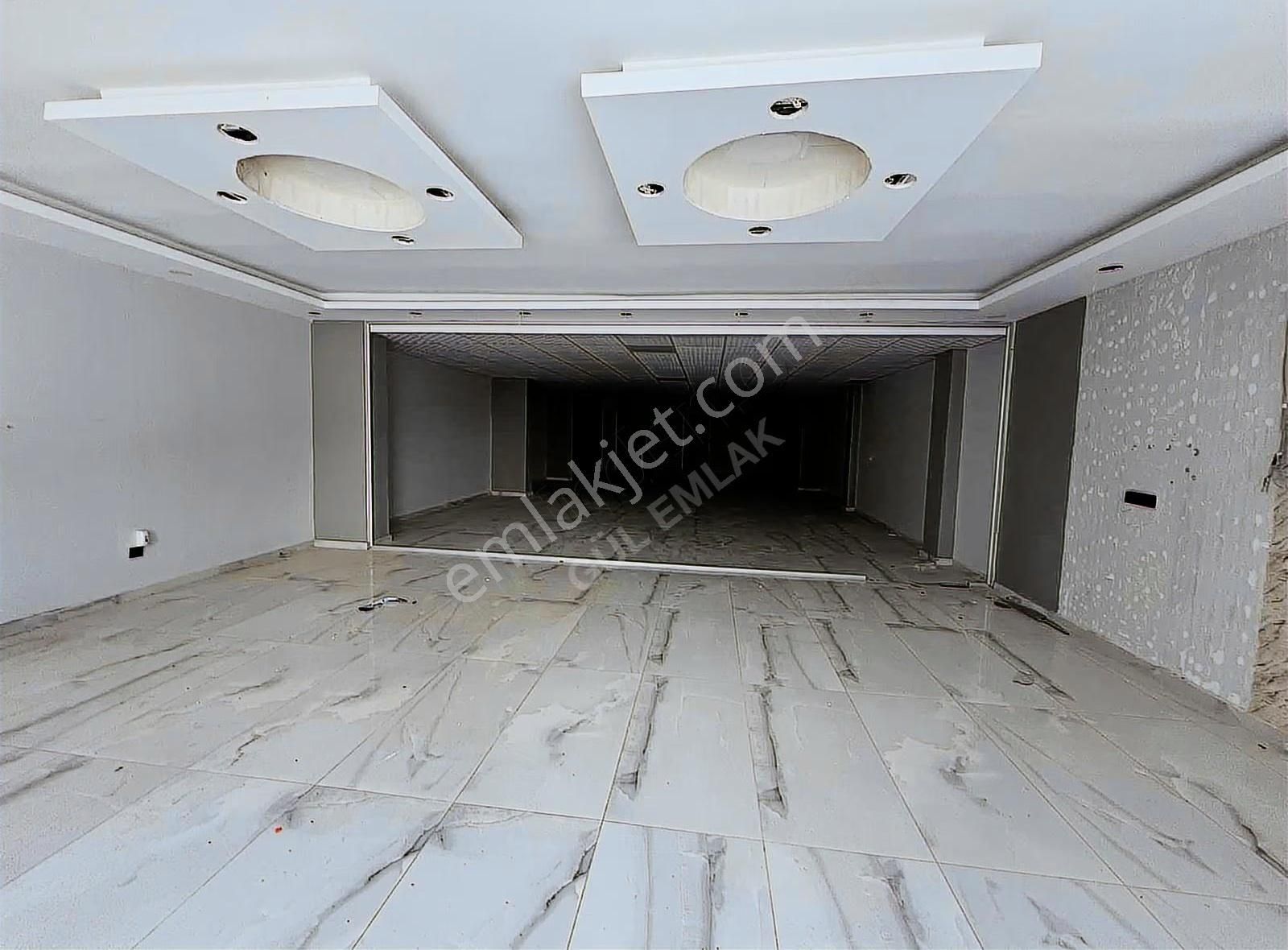 Gül Emlaktan 30 Metrelik Yolda Satılık Dükkan