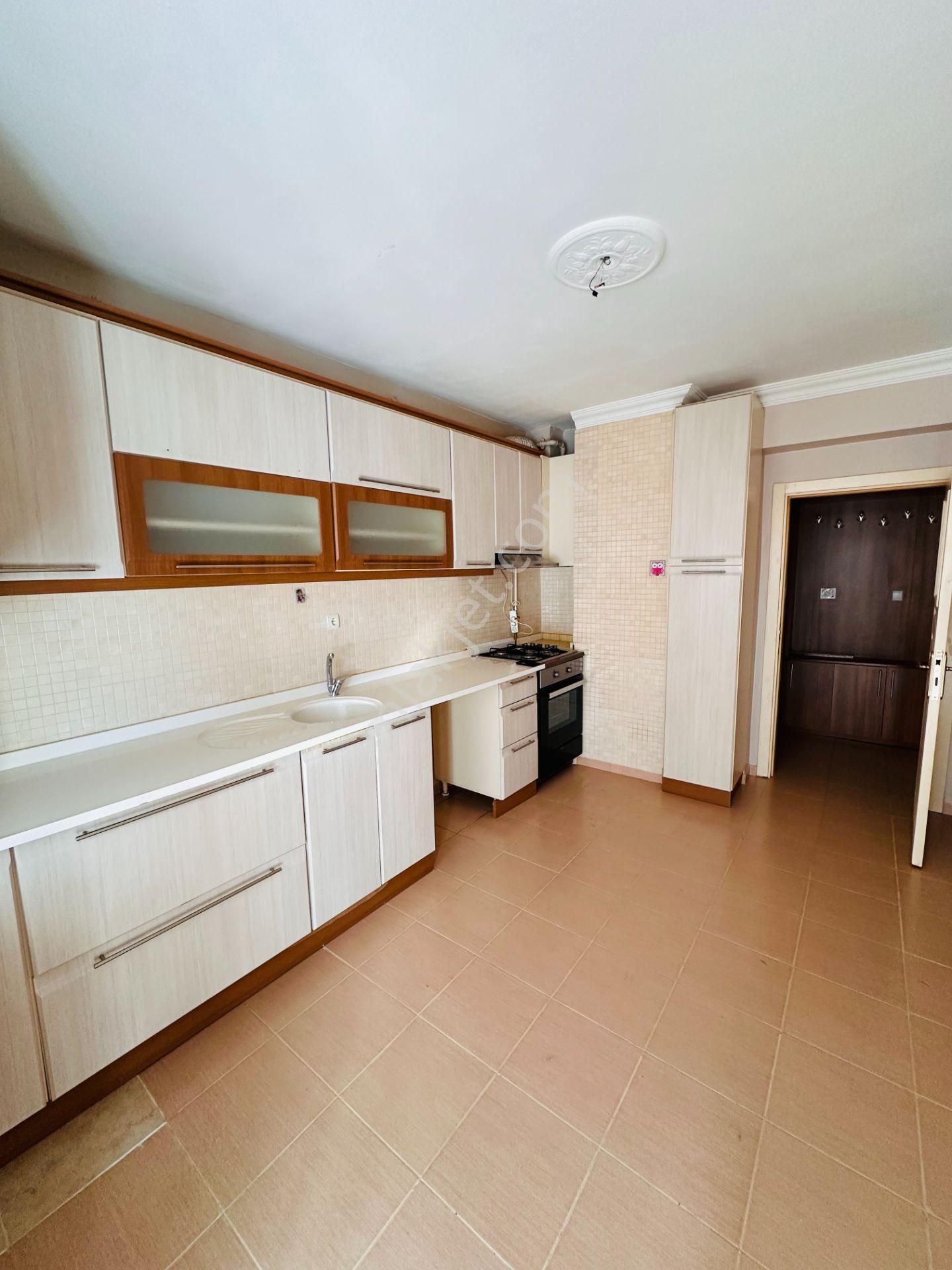 Gama Gayrimenkul'den Çok Ekonomik Geniş 2+1 10 Yaşında Satılık - Görsel 2