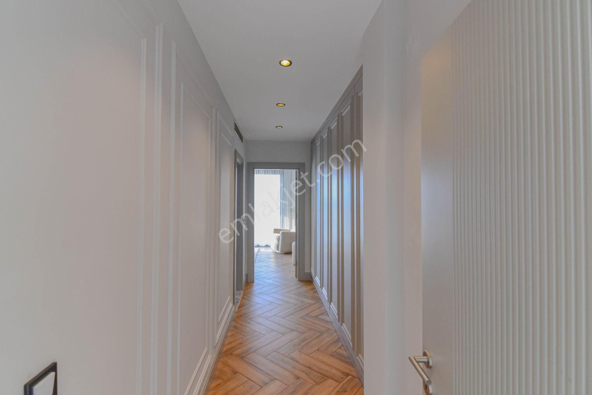 Kuşadası Karaova'da Ultra Lüks 6+1 Villa - Görsel 23