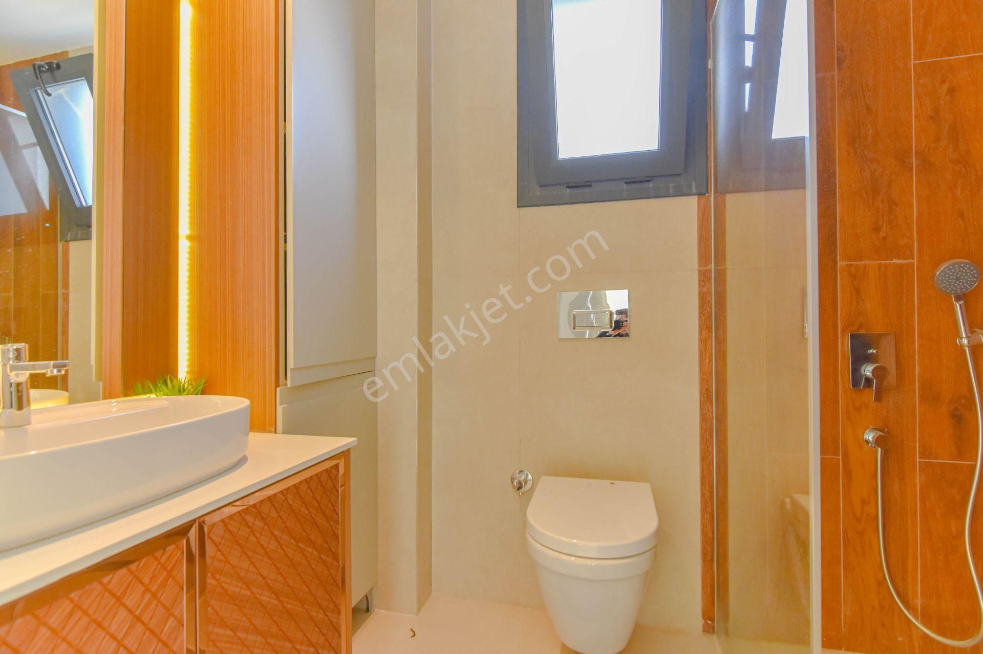 Kuşadası Karaova'da Ultra Lüks 6+1 Villa - Görsel 19