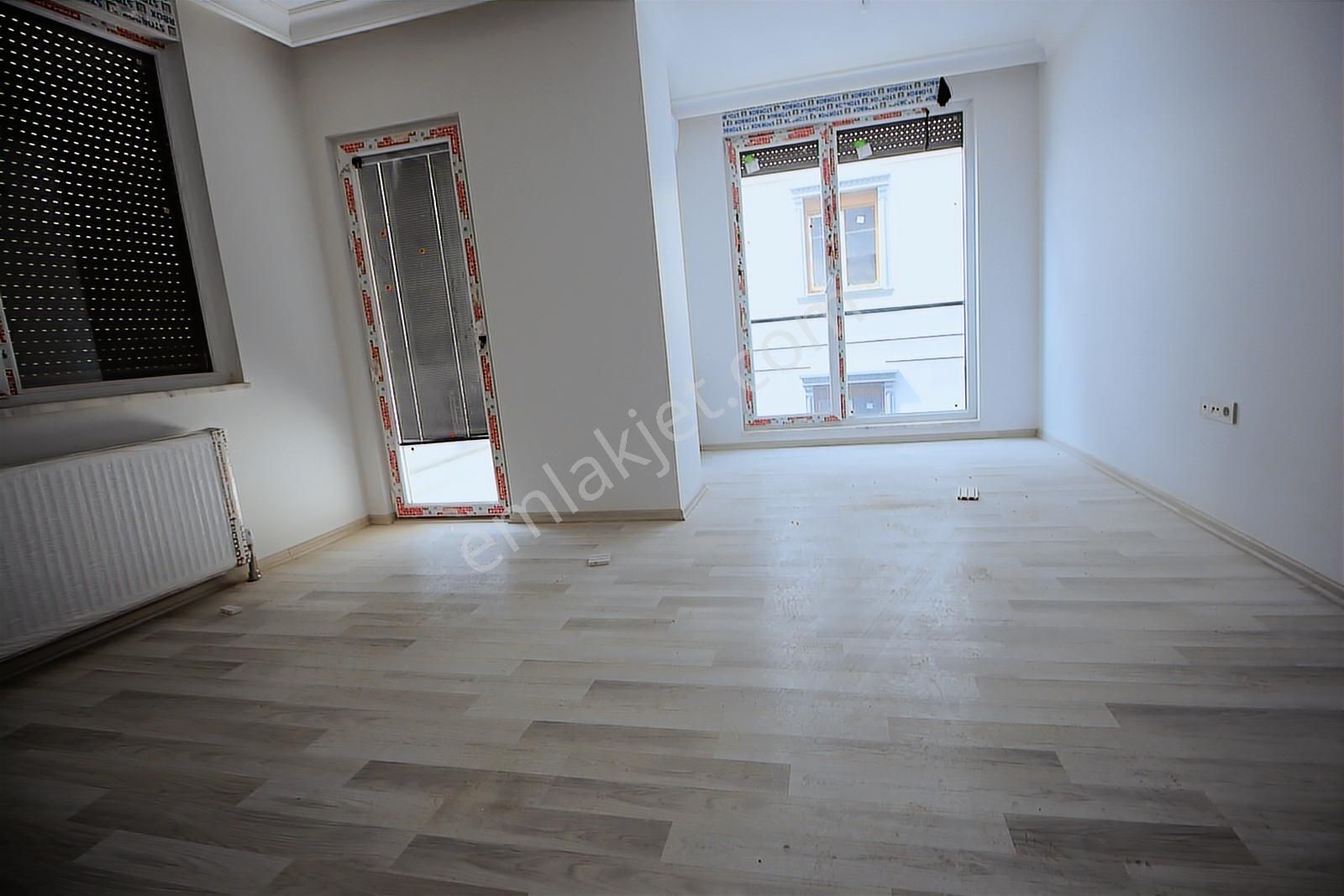 Tamiş'den Altıntepe'de Minibüse 2.binada 5 Yıllık 2.kat Ferah3+1 - Görsel 17