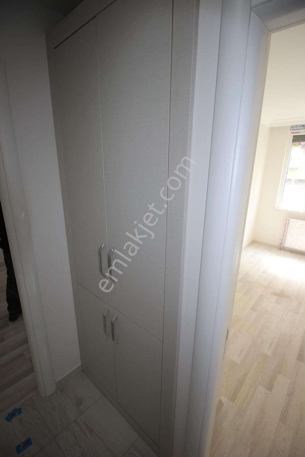 Tamiş'den Altıntepe'de Minibüse 2.binada 5 Yıllık 2.kat Ferah3+1 - Görsel 8