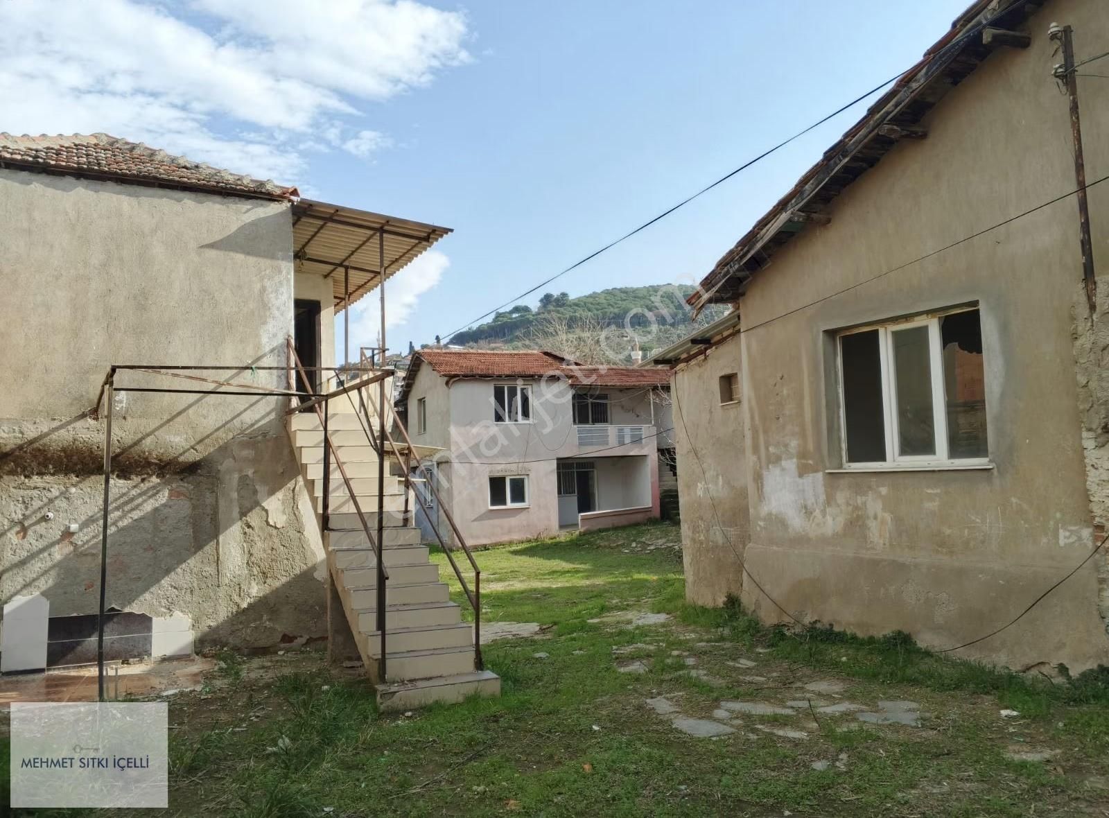 İçerisinde 5 Adet Ev Olan Bahçeli Müstakil Arsa - Görsel 19