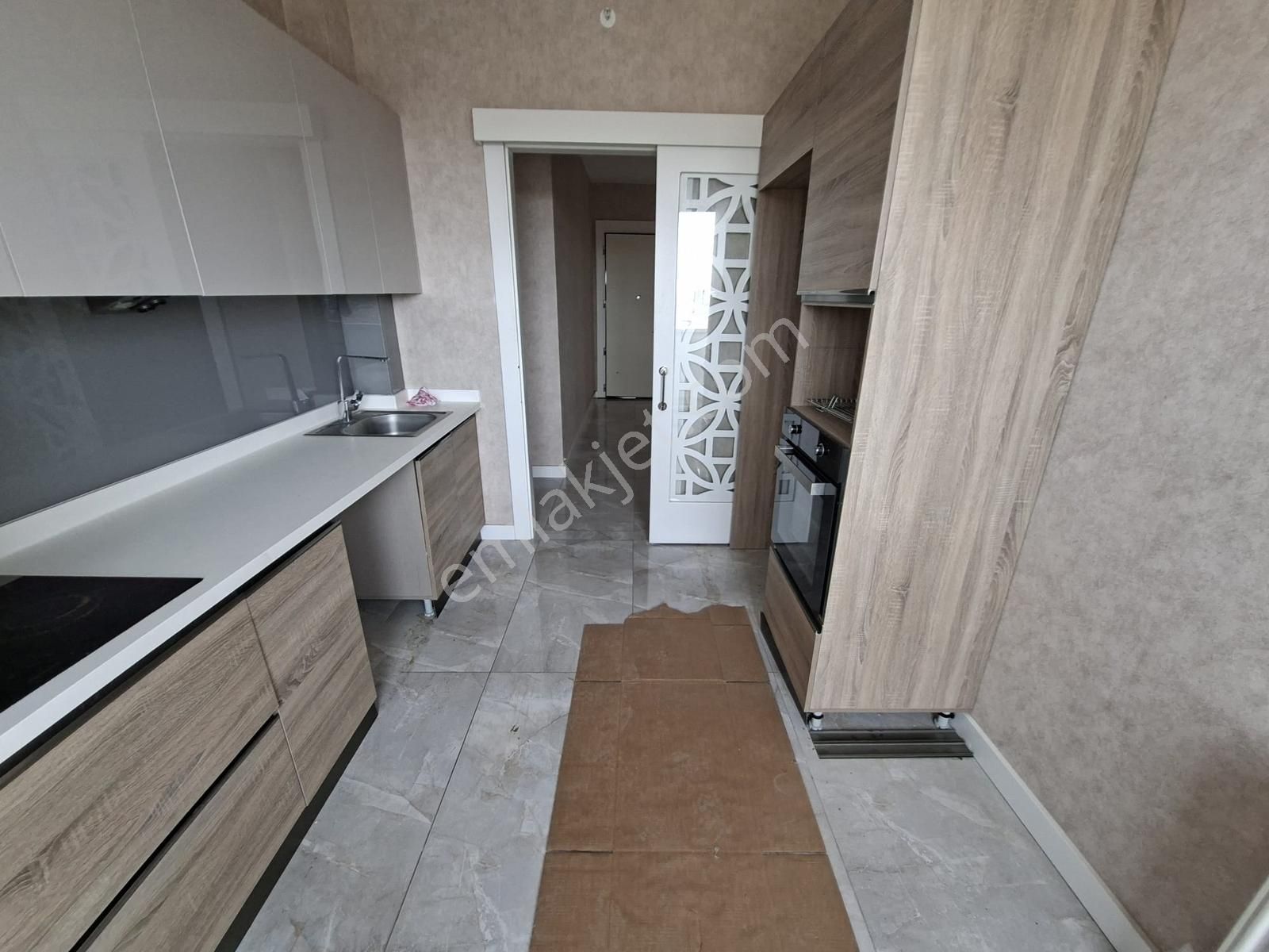 Bulvar Üzerinde Manzaralı Ve Modern Yaşam: Geniş 2+1 Kiralık !! - Görsel 19