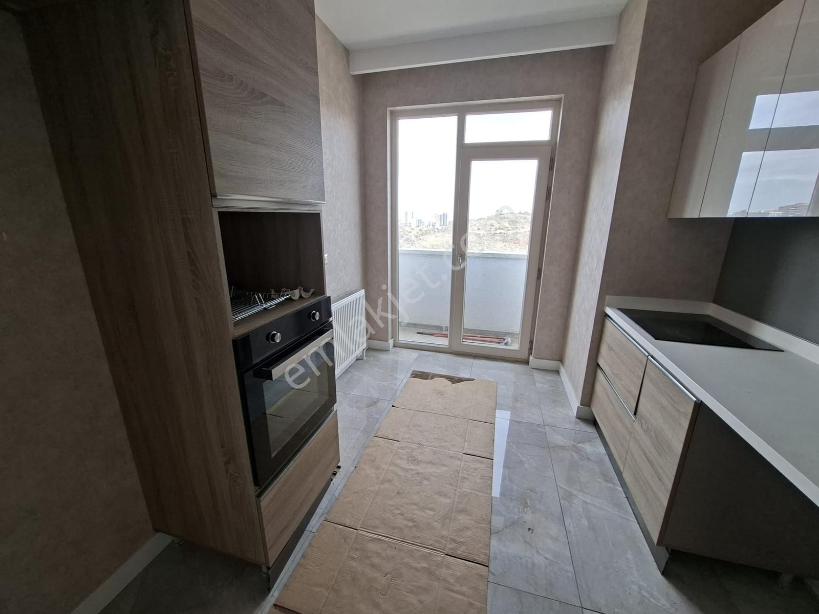 Bulvar Üzerinde Manzaralı Ve Modern Yaşam: Geniş 2+1 Kiralık !! - Görsel 14