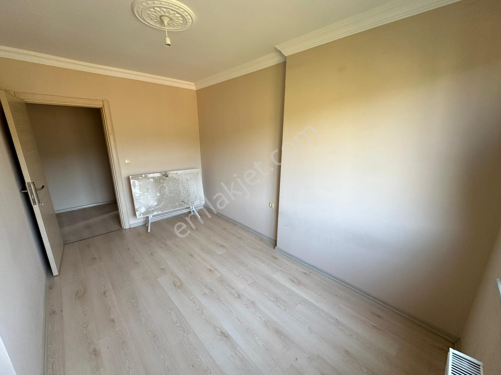 Bilgin Emlaktan Merkezde 1+1 Fiyatına 2+1 Kiralık Daire - Görsel 8