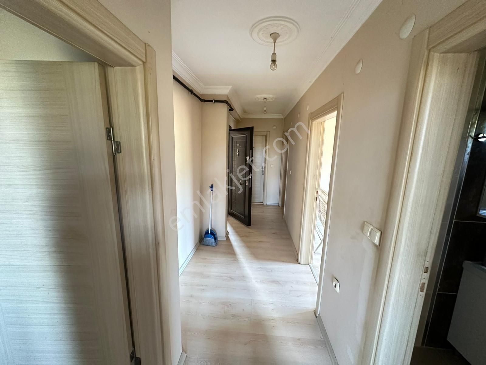 Bilgin Emlaktan Merkezde 1+1 Fiyatına 2+1 Kiralık Daire - Görsel 12