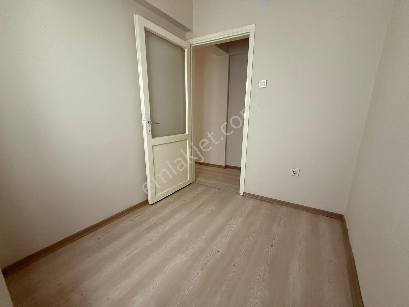 Tersane Mahallesı Merkezı Konumda Kıralık 3+1 Daıre - Görsel 15