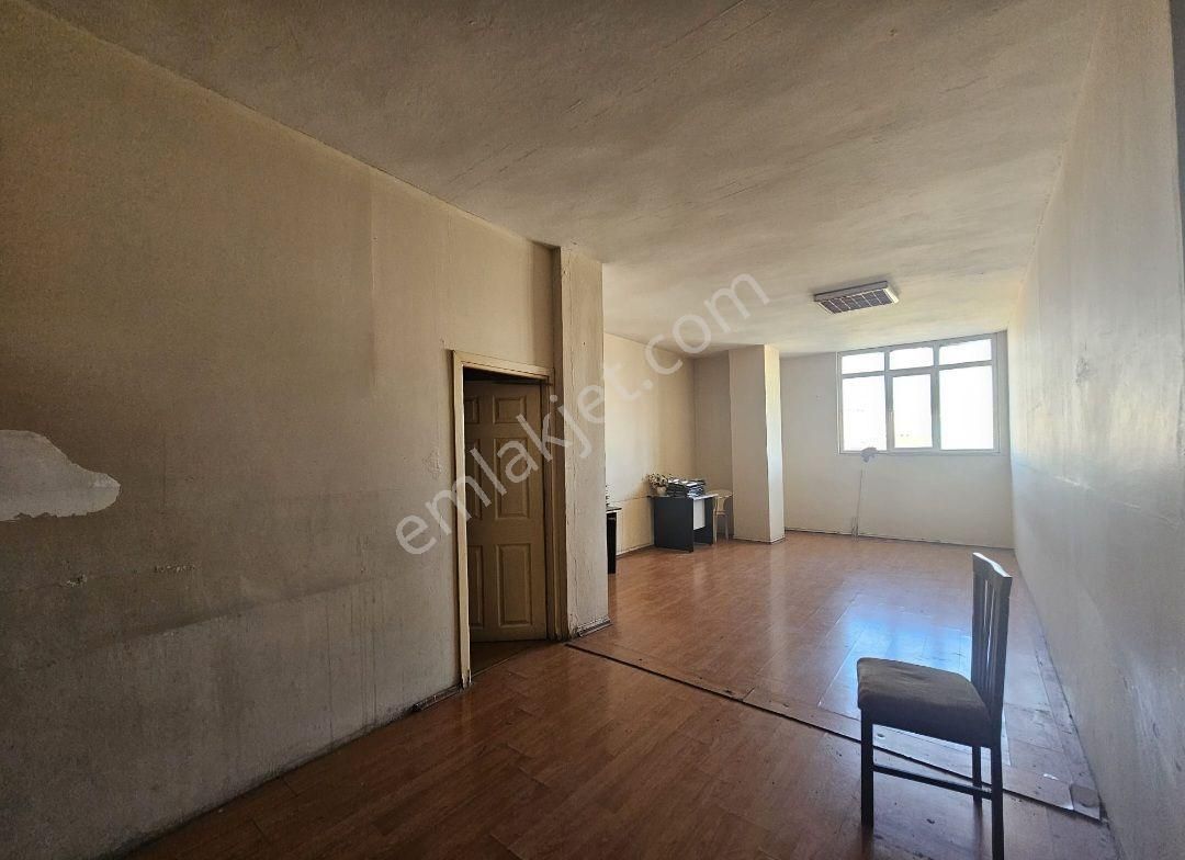 Bağcılar Göztepe Mah. Kiralık İşyeri 450m²(iş Hanında 1. Kat) - Görsel 9