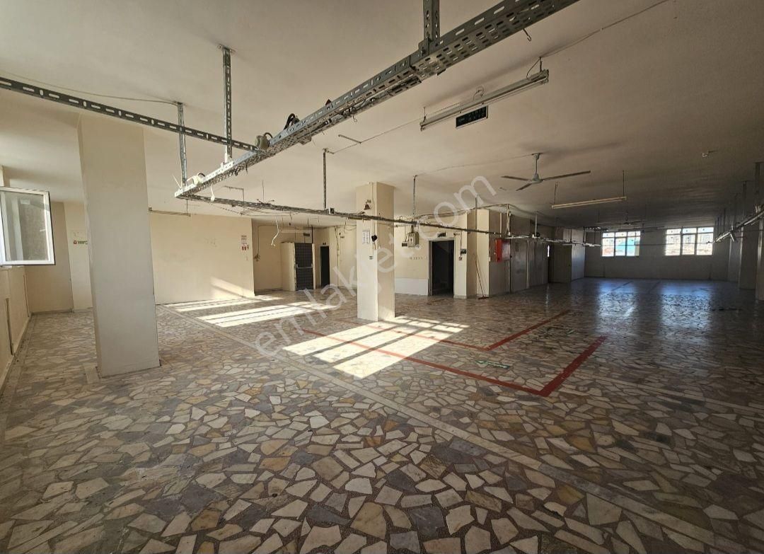 Bağcılar Göztepe Mah. Kiralık İşyeri 450m²(iş Hanında 1. Kat) - Görsel 7