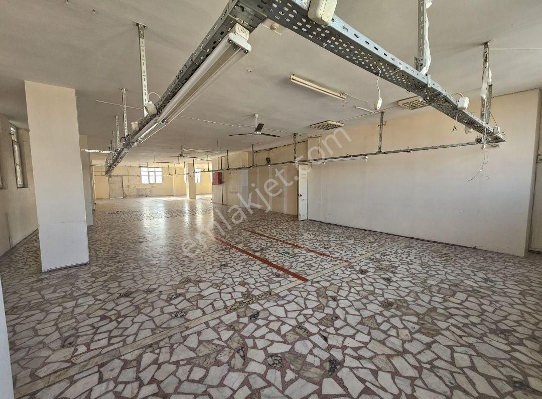 Bağcılar Göztepe Mah. Kiralık İşyeri 450m²(iş Hanında 1. Kat) - Görsel 6