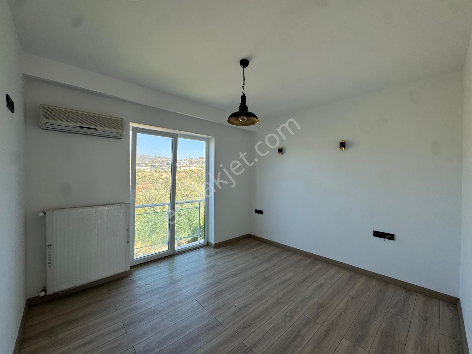 🌅 Ege & Yunan Adaları Cepheli Özel Arsalı Havuzlu 4+1 Tripleks Villa - Görsel 25
