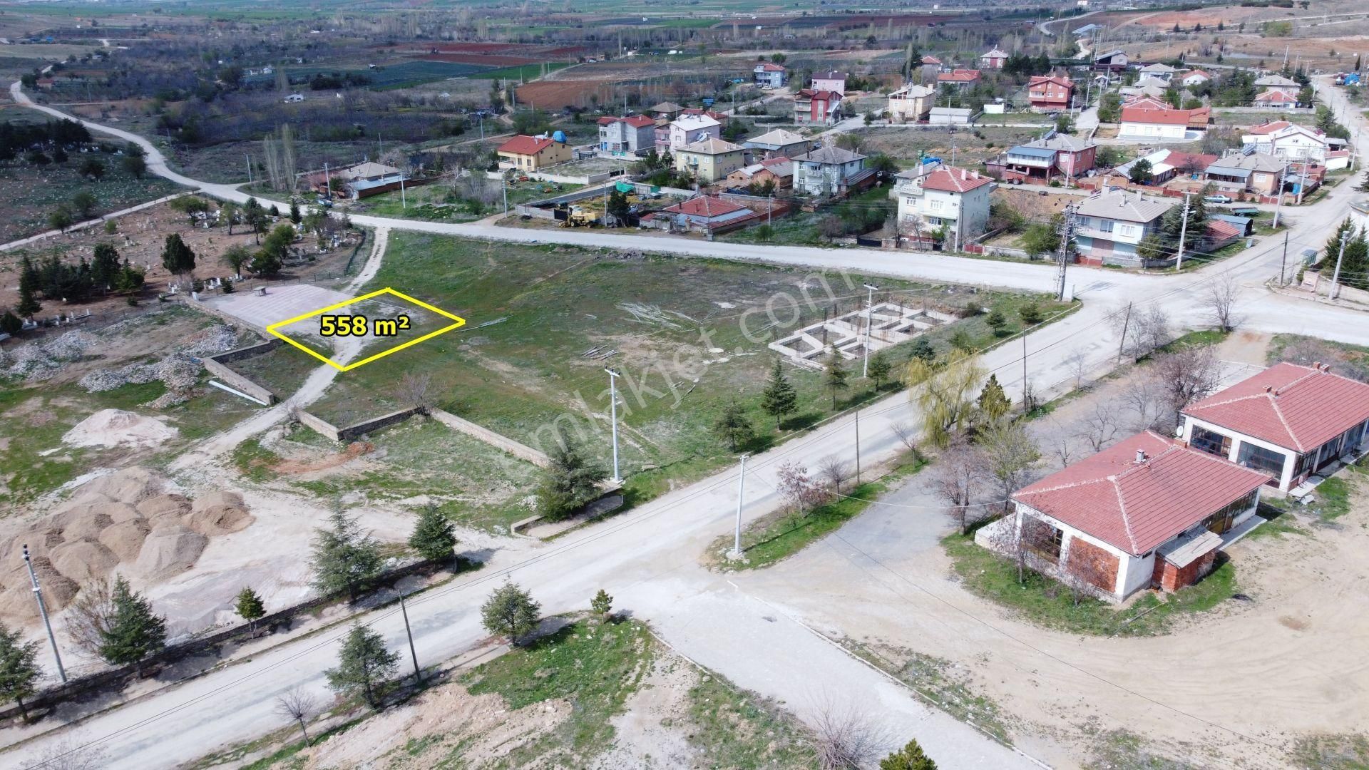 Hüyük Çavuş Mahallesinde 558 M2 Müstkail Tapulu Konut İmarlı Arsa