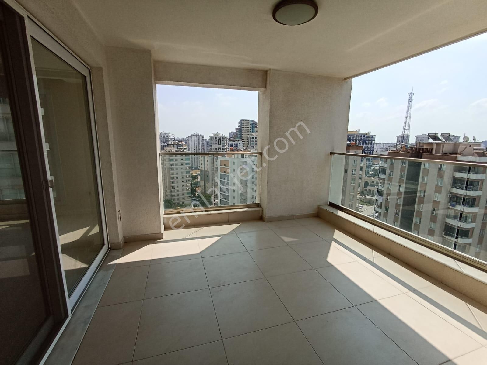 Türkmenbaşı Bulvarında Yüzme Havuzlu Sosyal Yaşam Alanlı Güvenlikli Kapalı Otoparklı 4+1 Lüks Daire - Görsel 4