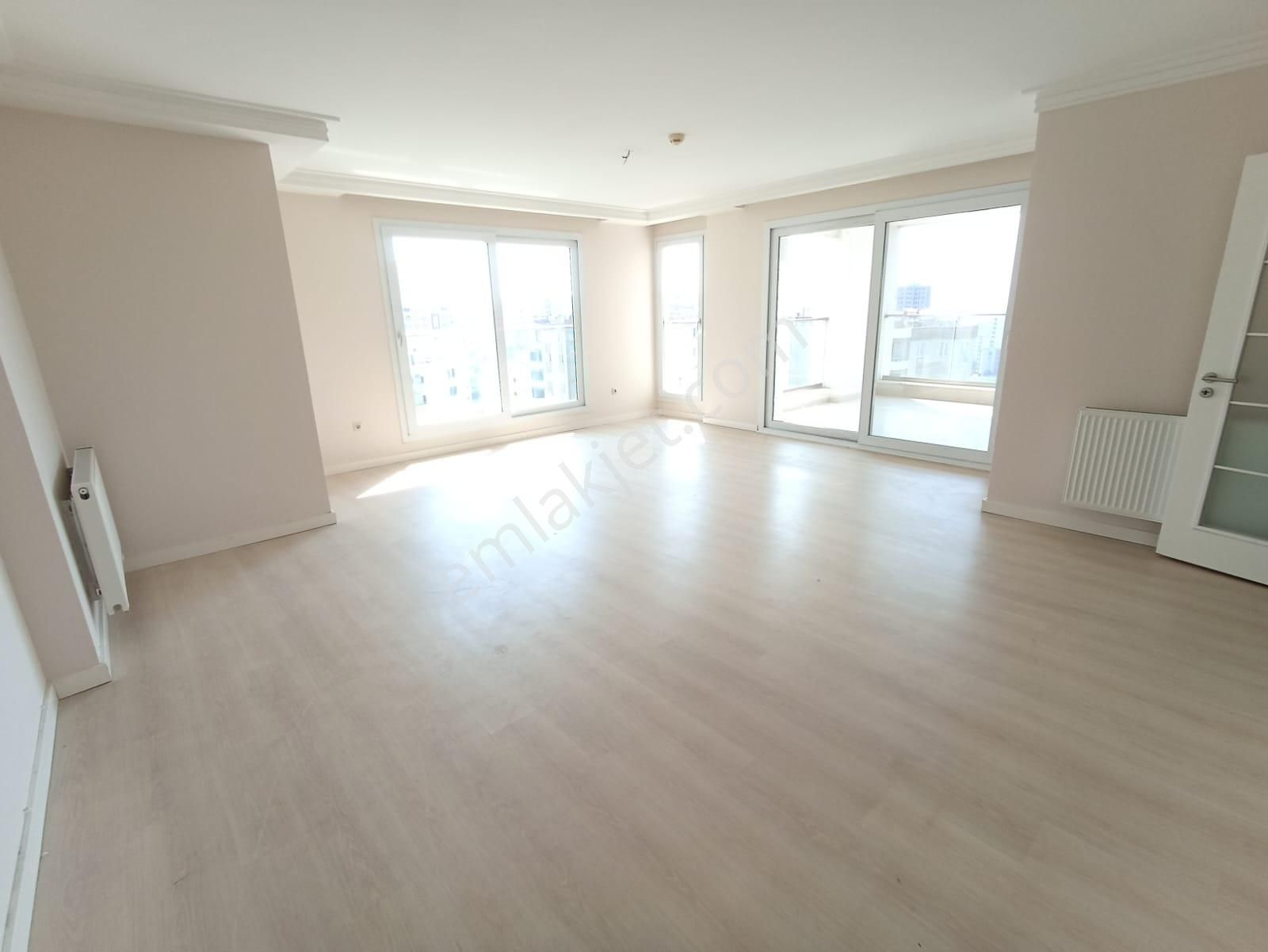 Türkmenbaşı Bulvarında Yüzme Havuzlu Sosyal Yaşam Alanlı Güvenlikli Kapalı Otoparklı 4+1 Lüks Daire - Görsel 2