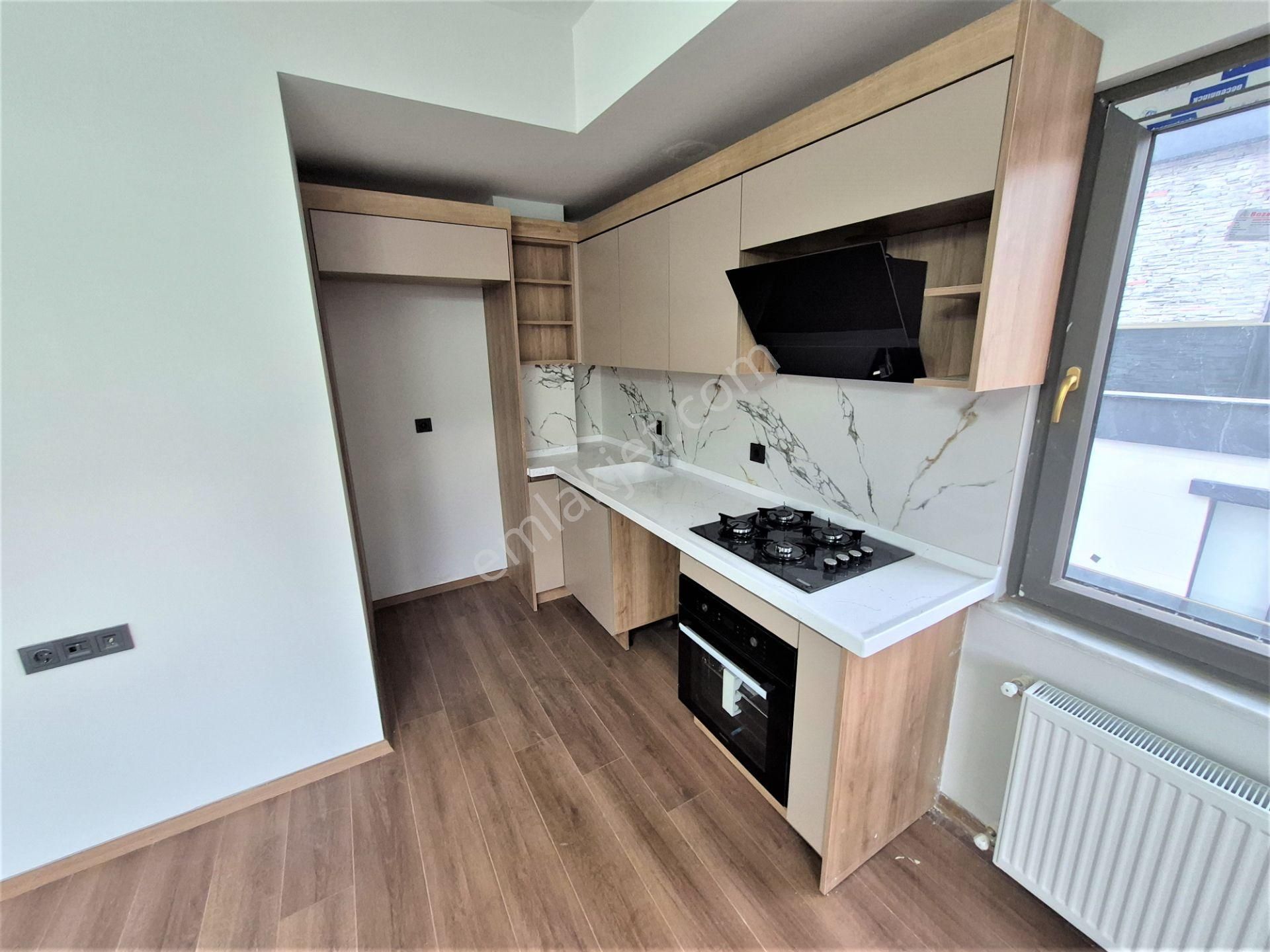 🌀gültaş Emlaktan Kadıköy’de Satılık Ön Cephe 1+1 Yeni Daire