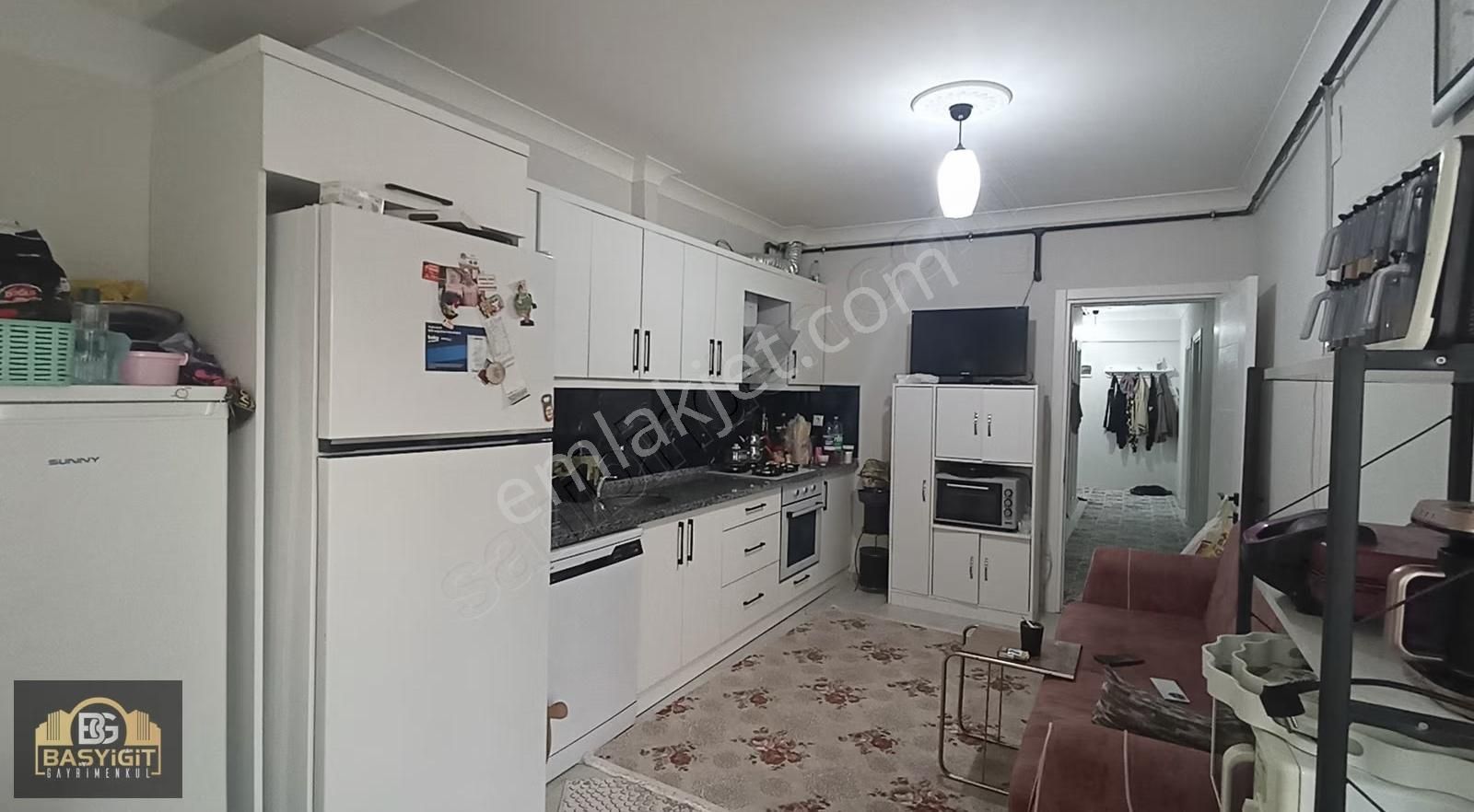 Efendi Mh. Söğütlü Cami Yakını 106 M² Yerden Isıtmalı 2+1 Daire