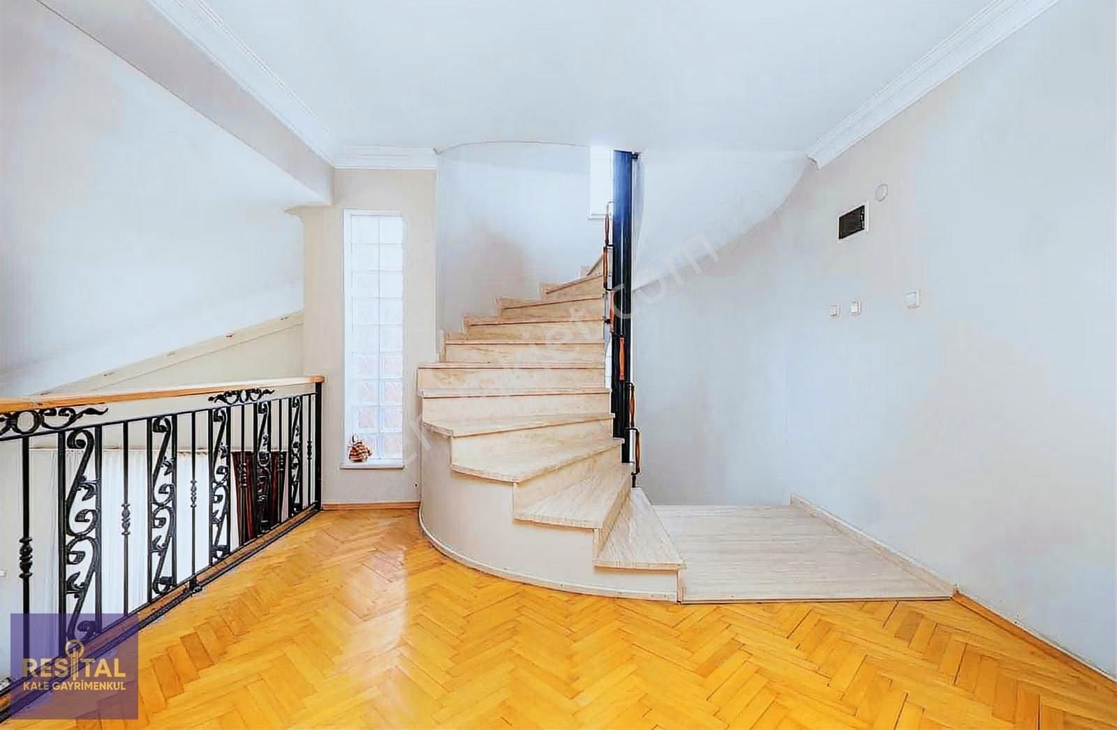 Bademli Damlakent Sitesindemuhteşem Manzaralı Villa - Görsel 16