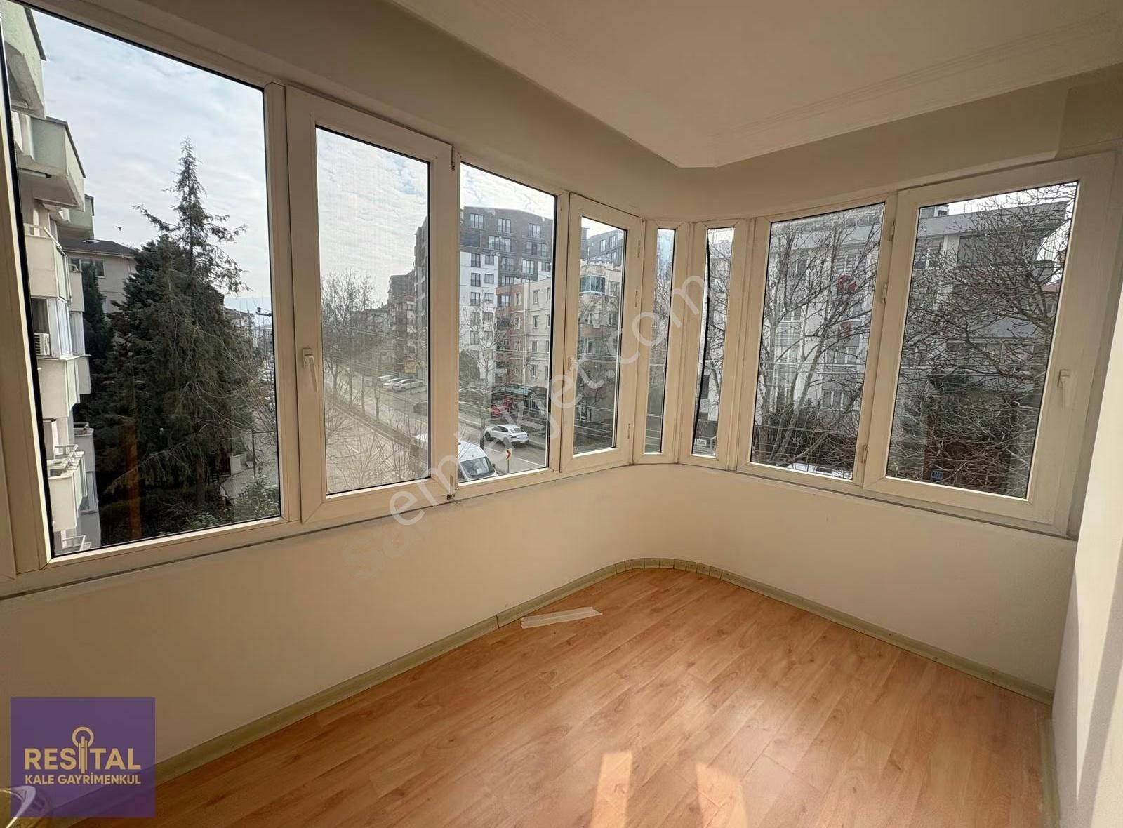 Beşevler Caddesinde Geniş Ve Ferah Daire - Görsel 19