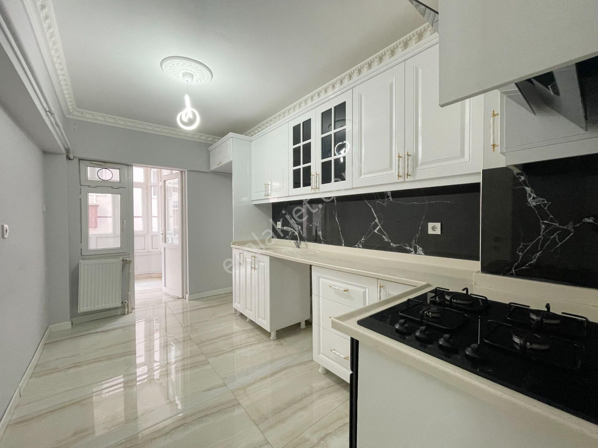 Nam-ak Emlak'tan Beş Yol Yakını İçi Yapılı 1.kat 3+1 Daire