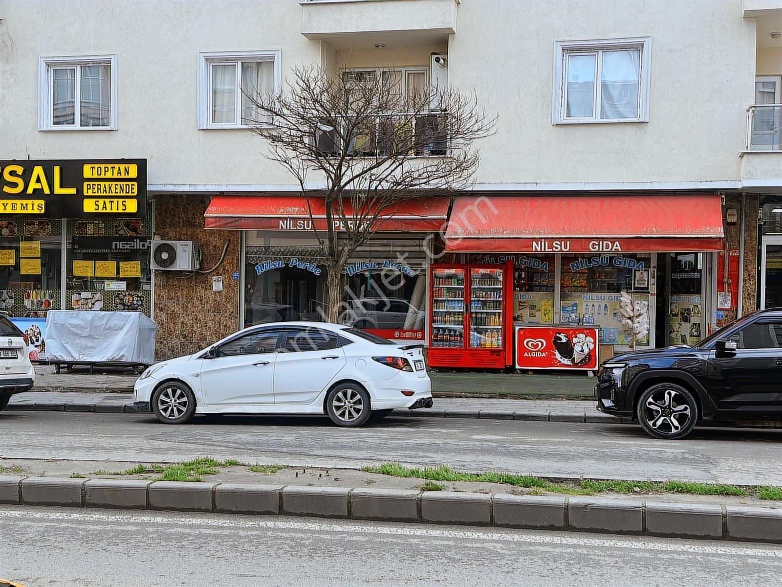 Birlik Emlak'tan Ana Caddeye Cephe Satılık İş Yeri