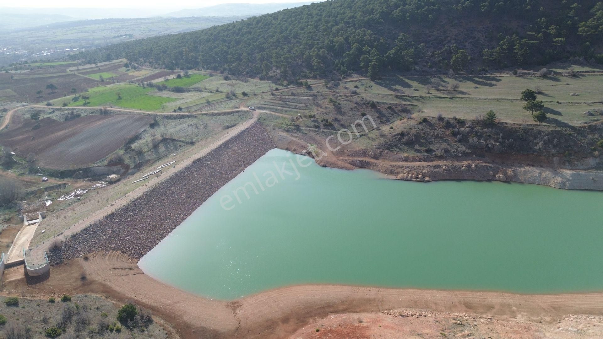 Konya / Ilgın / Belekler Mahallesinde 1.549 M² Gölün Yanında Müstakil Tarla - Görsel 3