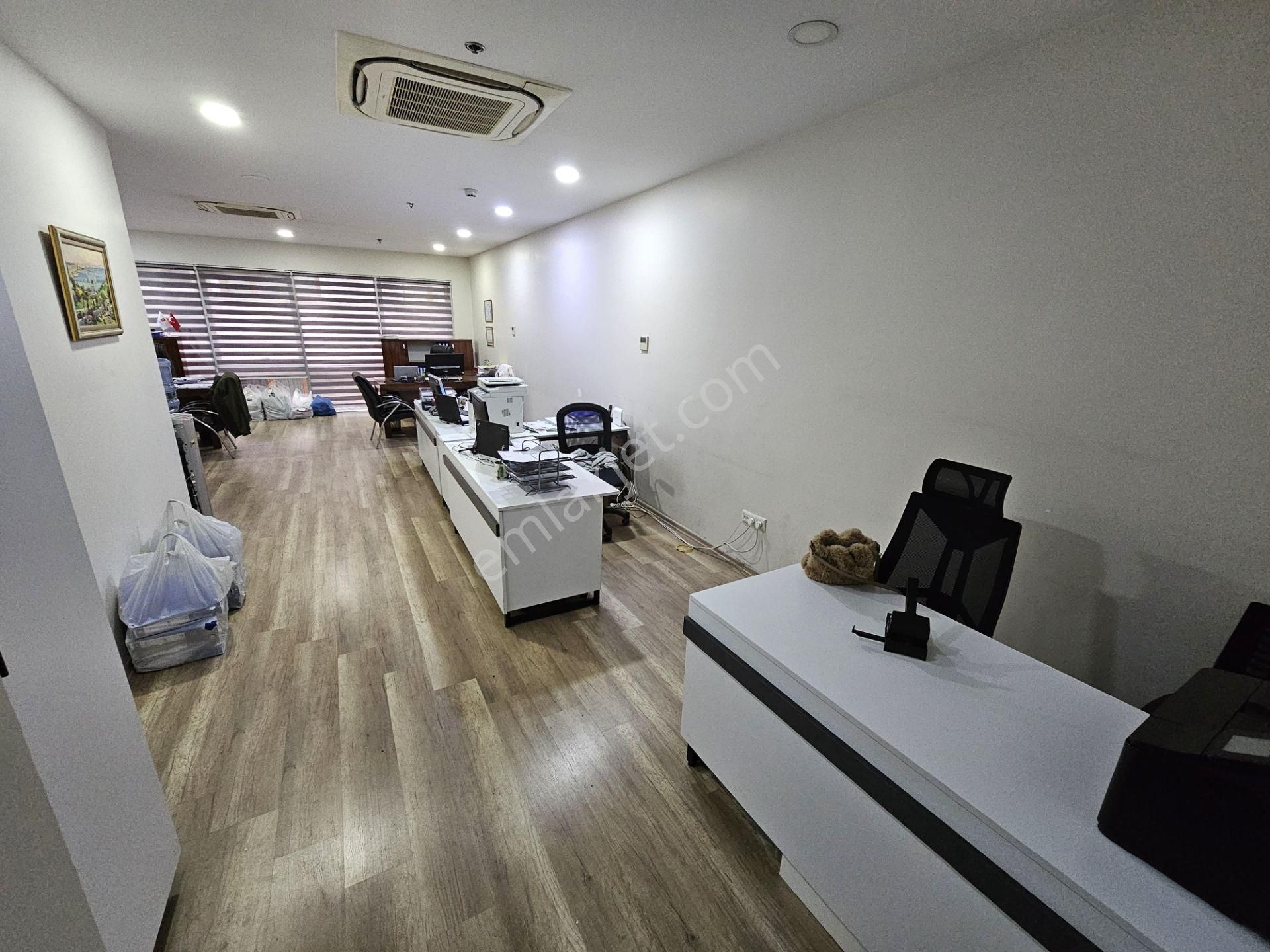 Maltepe Tugayyolu Ofistanbul Plaza'da 79m2 Kiralık İskanlı Ofis - Görsel 24