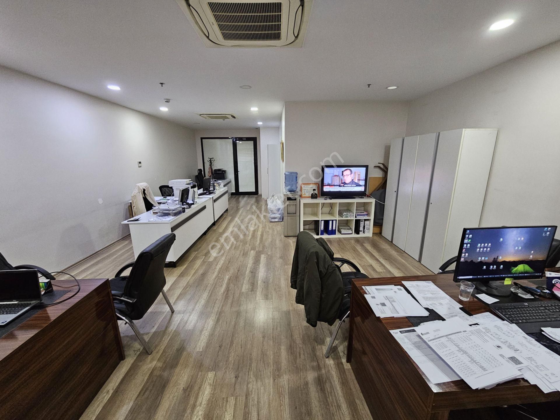 Maltepe Tugayyolu Ofistanbul Plaza'da 79m2 Kiralık İskanlı Ofis - Görsel 27