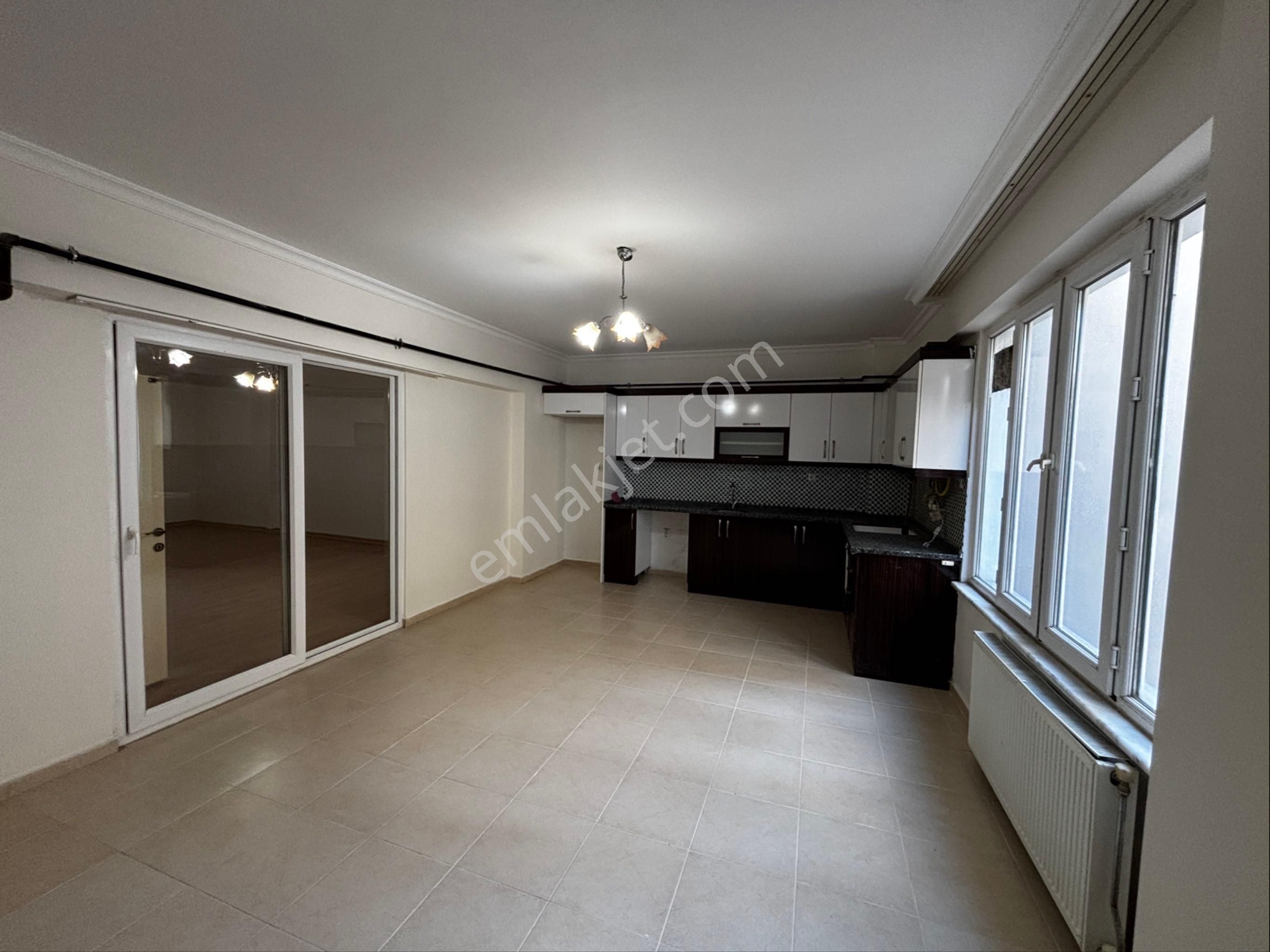 Cb'den Tekerek Ana Cadde Üzeri Geniş Satılık 3+1 Daire - Görsel 2