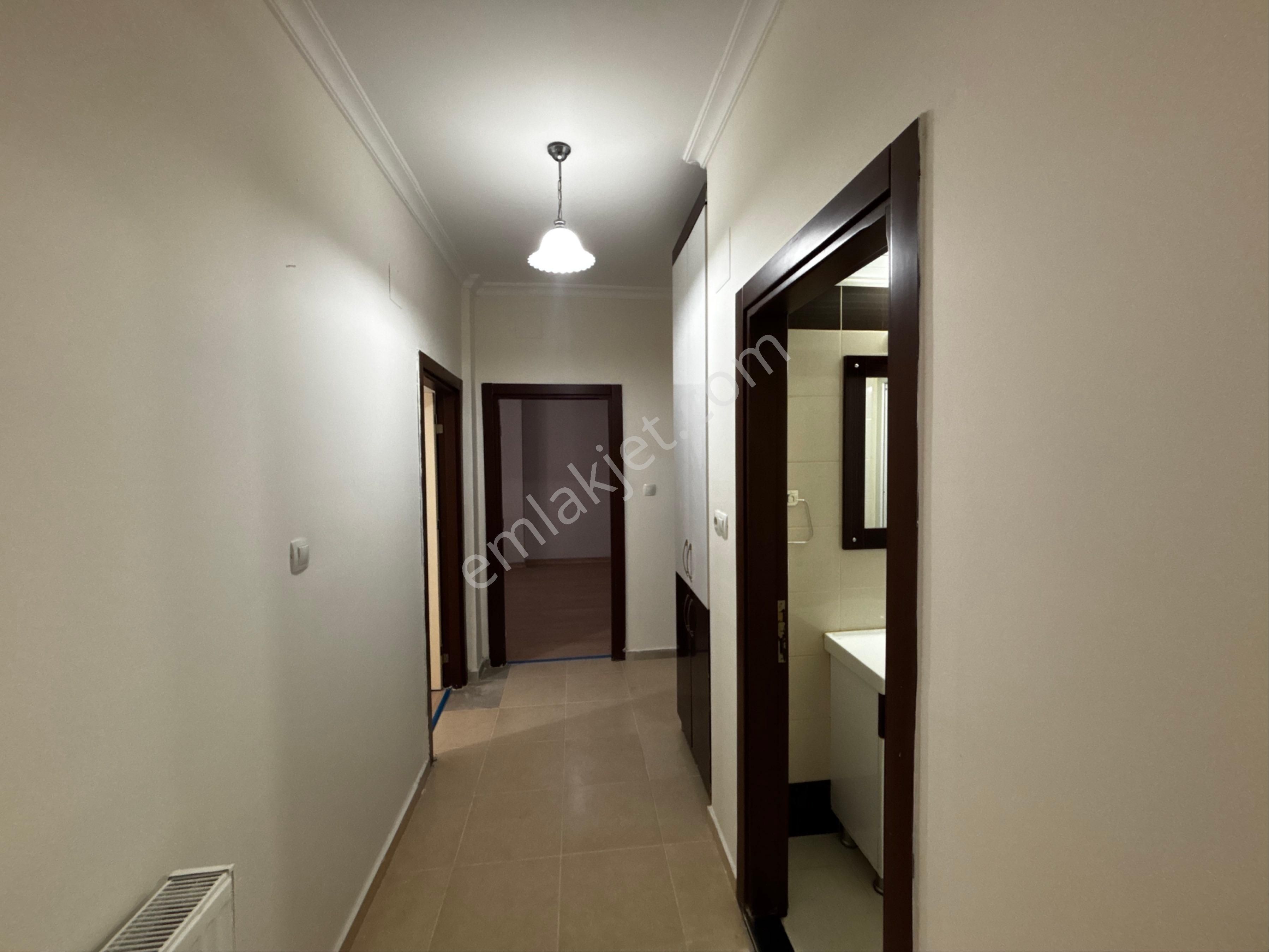 Cb'den Tekerek Ana Cadde Üzeri Geniş Satılık 3+1 Daire - Görsel 27