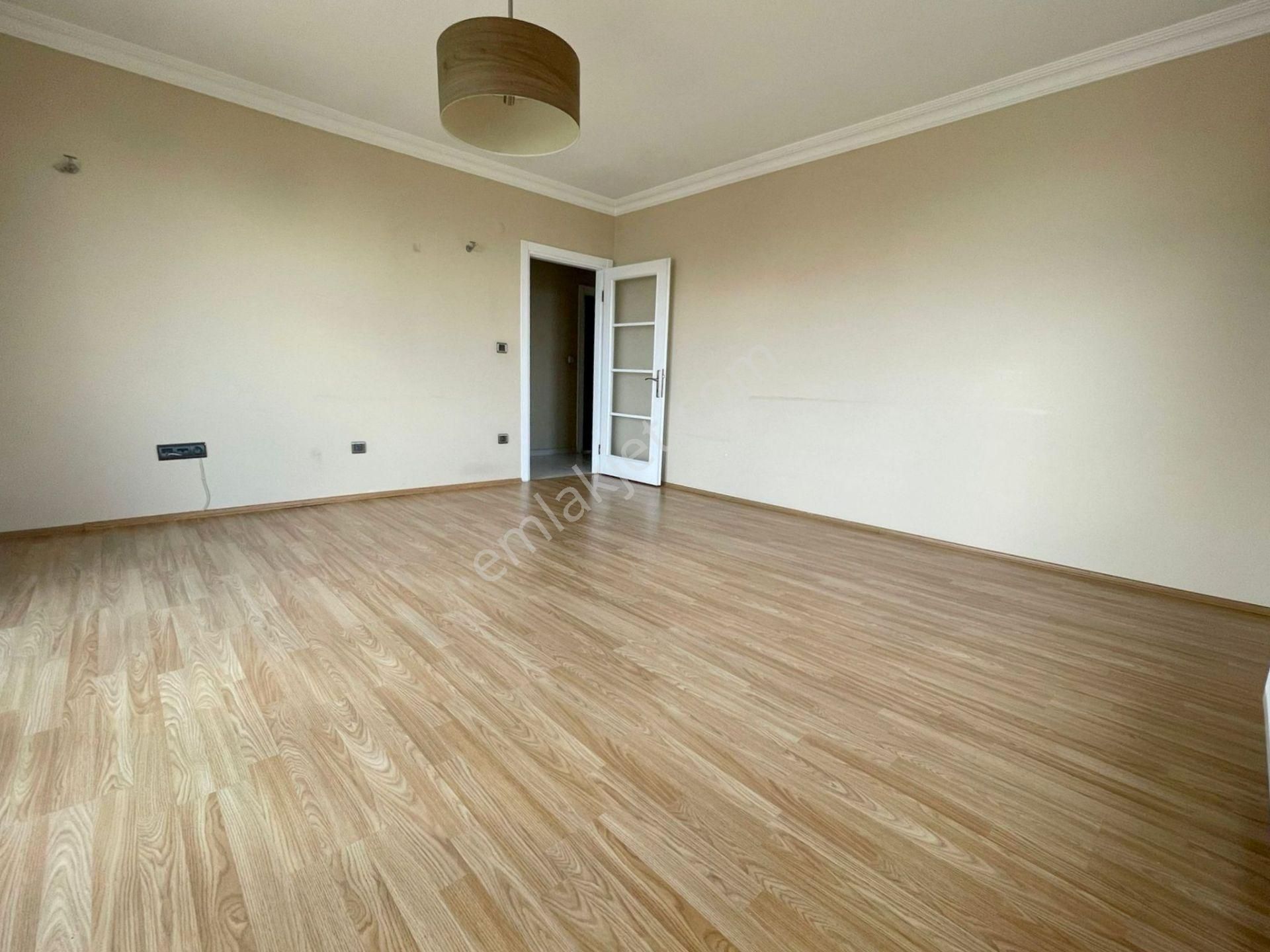 Mertcan'dan Metroya 7dk Mesafeli Teraslı İskanlı 2+1 Geniş Daire - Görsel 3