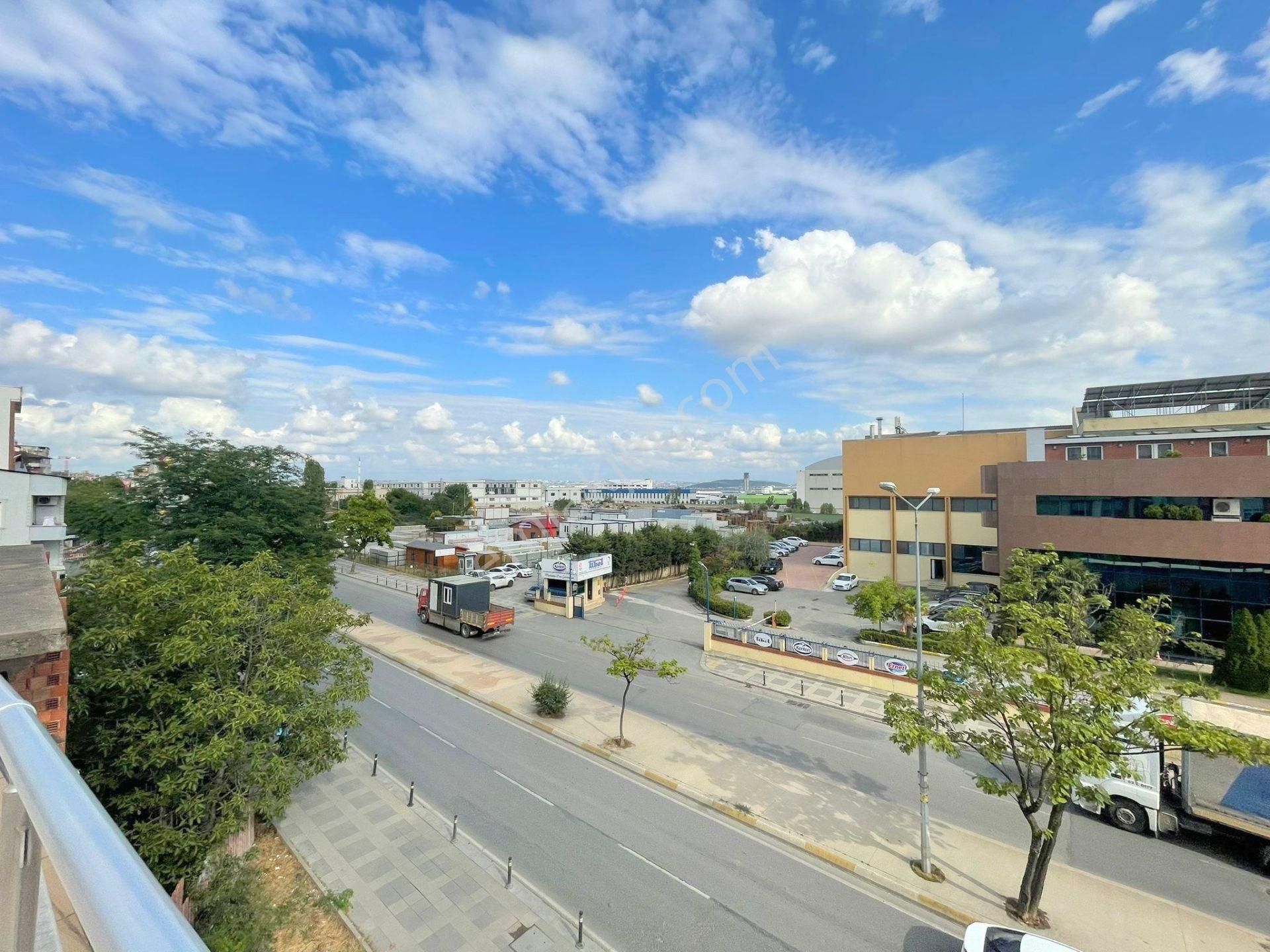 Mertcan'dan Metroya 7dk Mesafeli Teraslı İskanlı 2+1 Geniş Daire - Görsel 19