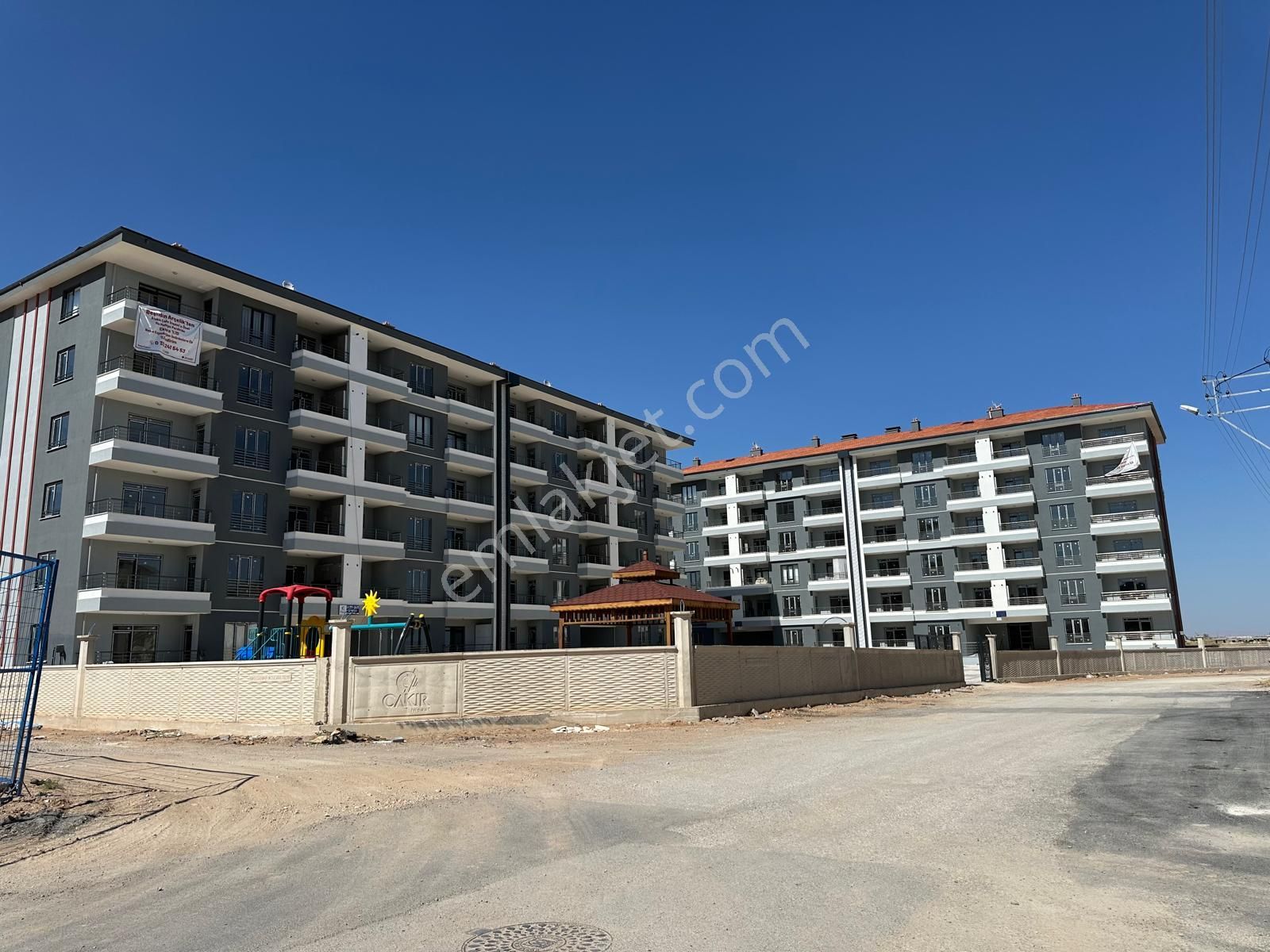 Sancak Mahallesinde İskanlı 3+1 Site İçi Daire